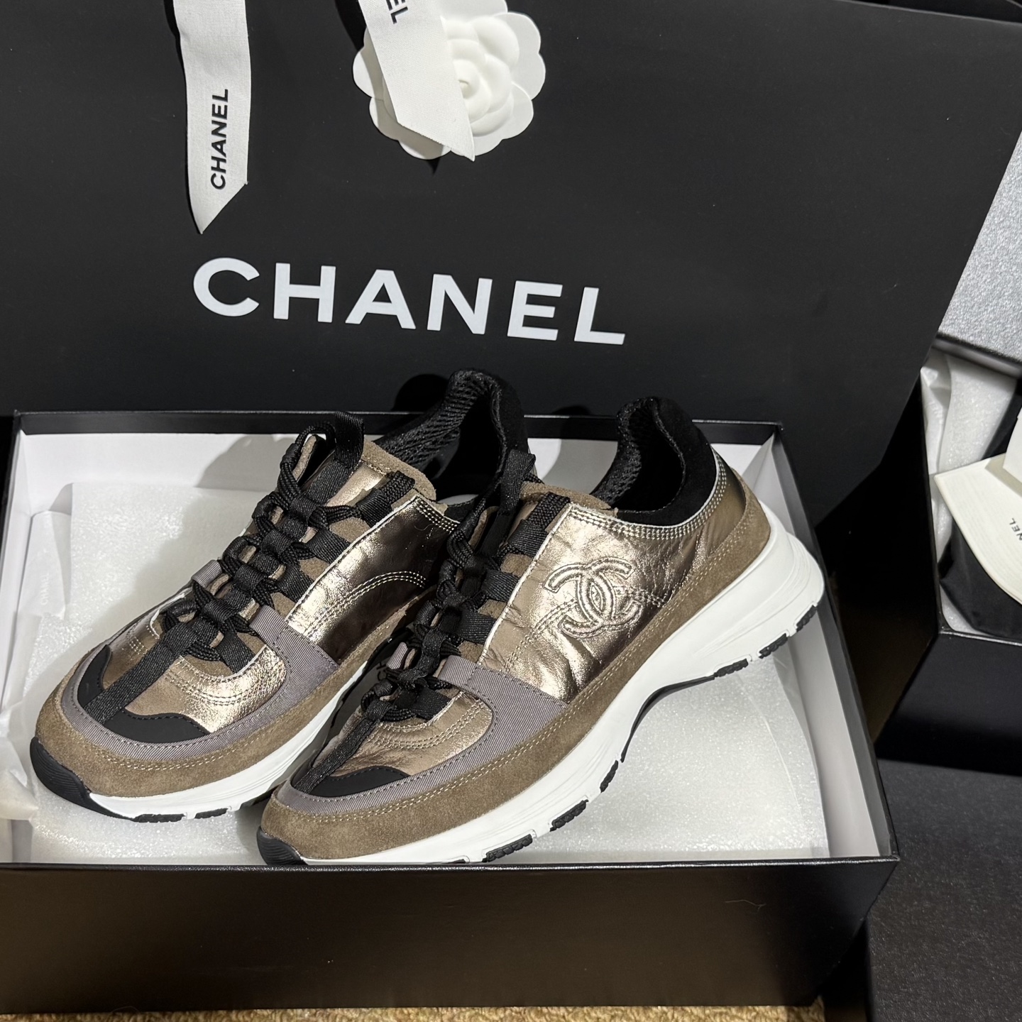 [TOP] CHANEL Sneakers - Brown