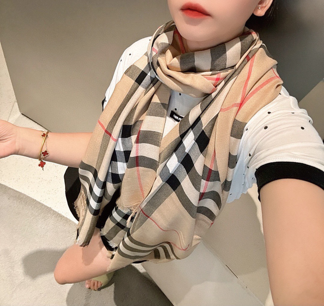 [TOP] BURBERRY Cashmere Scarf - Brown