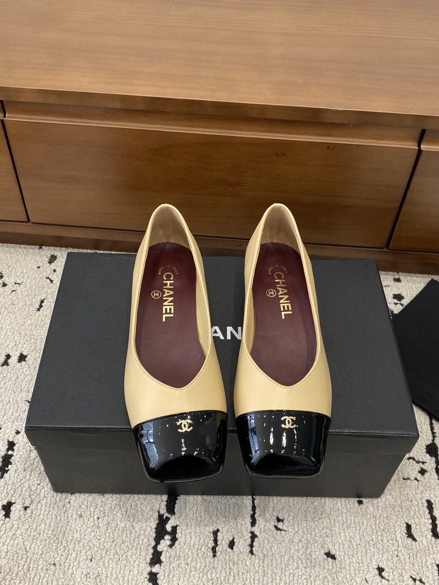 [TOP] CHANEL Flats - Apricot - 711 Luxury