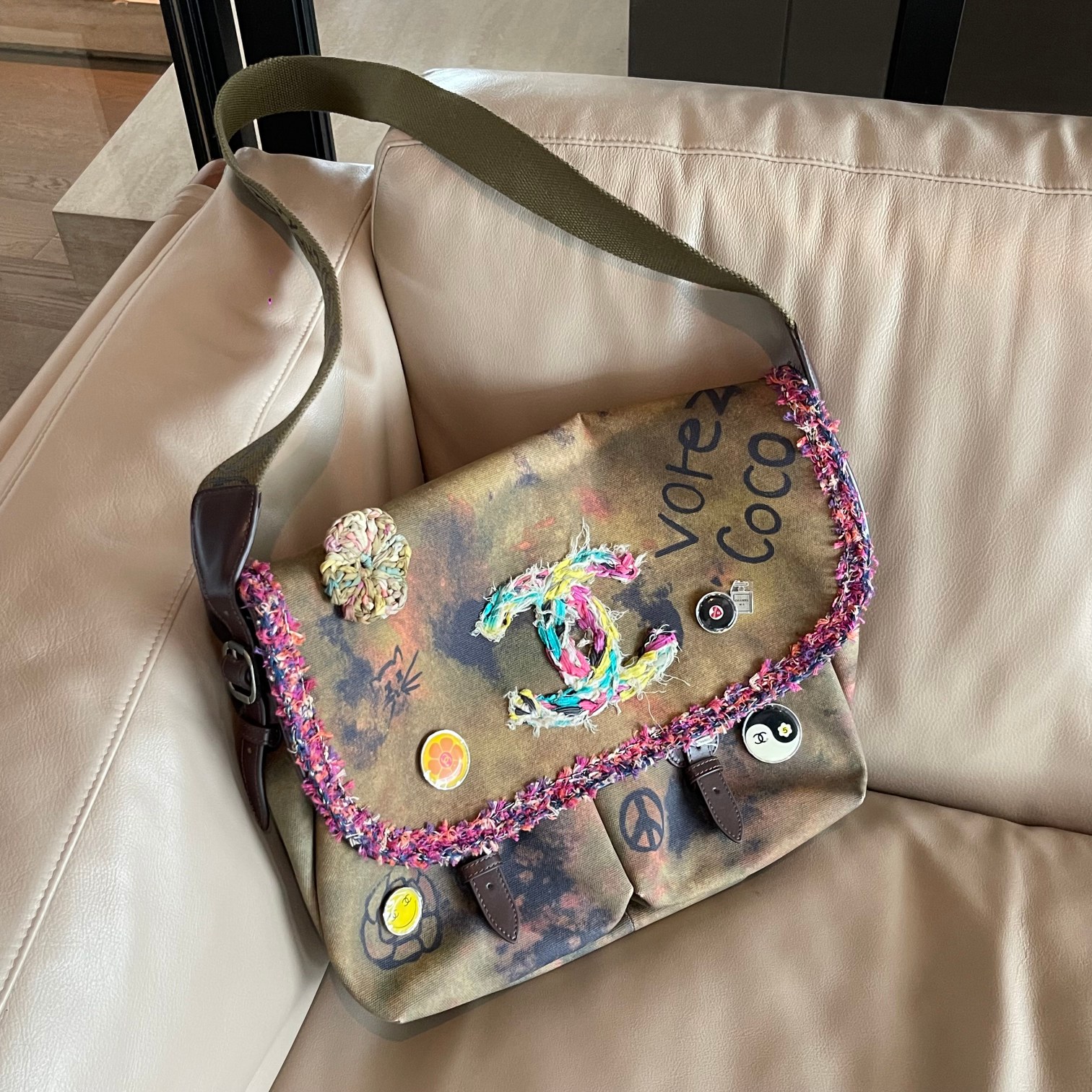 Chanel Washed Toile Large Graffiti On The Pavements Messenger Khaki Multicolor #396218