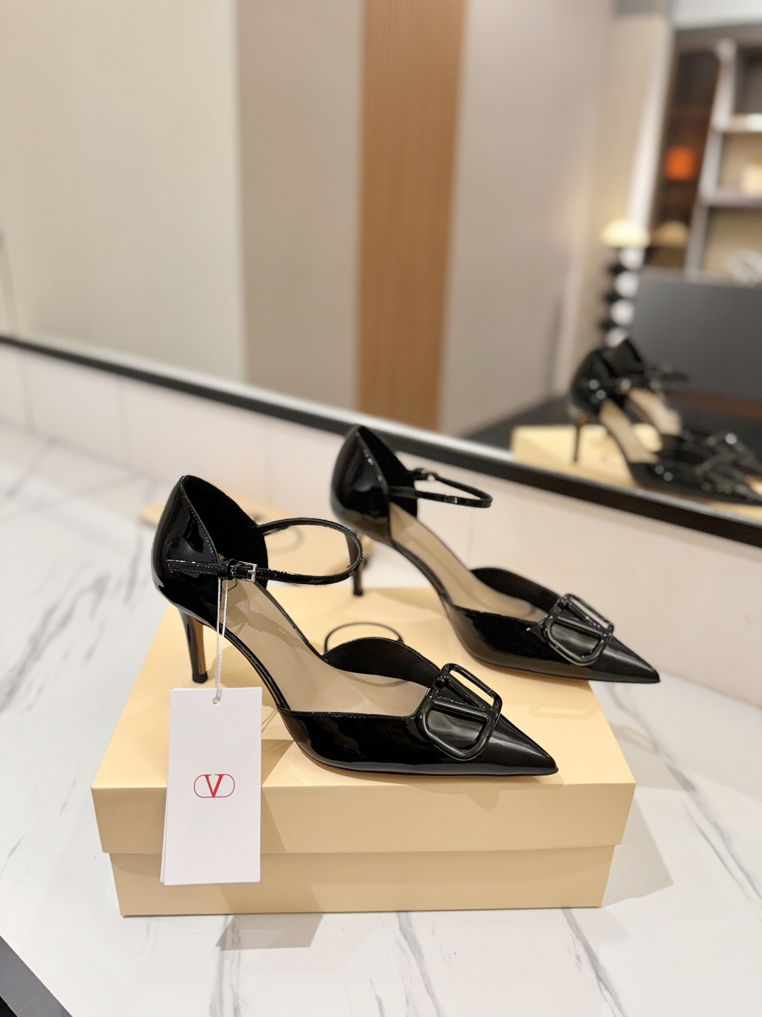 [TOP] VALENTINO Shoes - Black - 711 Luxury