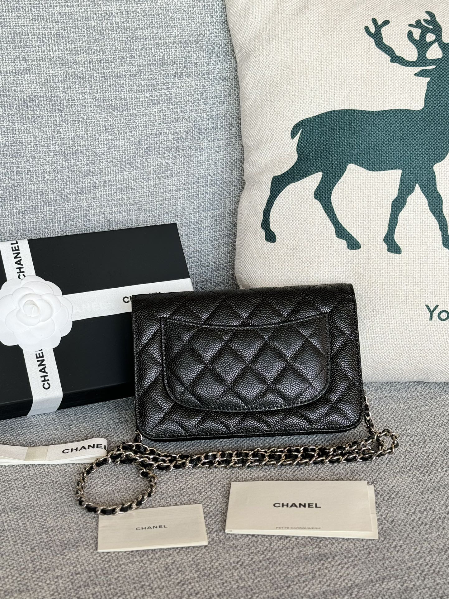 [TOP] CHANEL Woc Bag Cowhide 19x12x3cm - Black & SHW - 711 Luxury