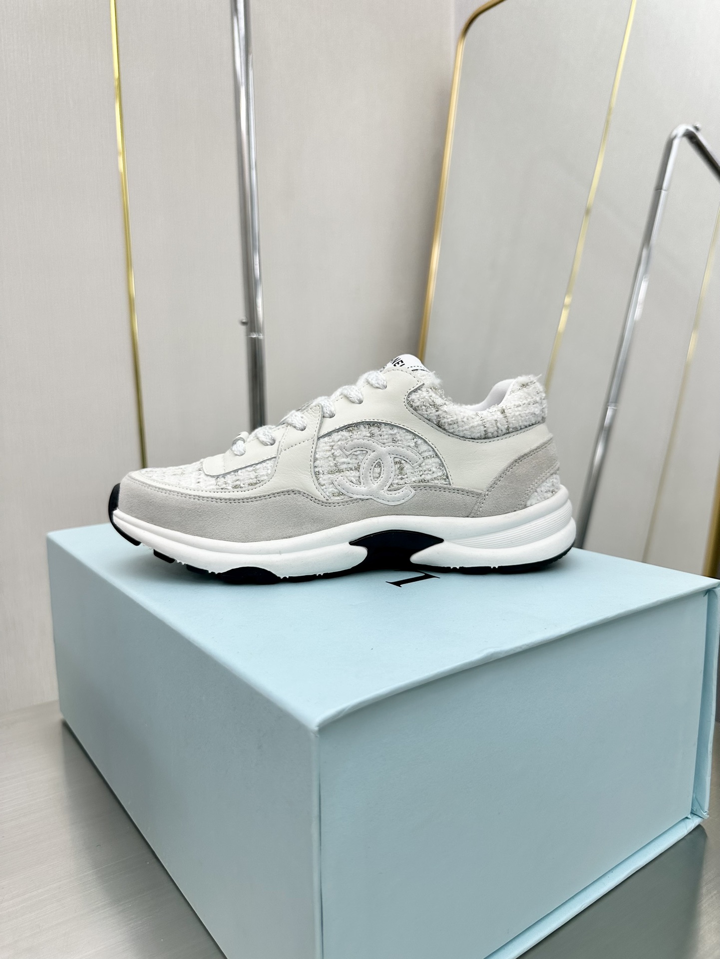 [TOP] CHANEL Casual Shoes - White - 711 Luxury