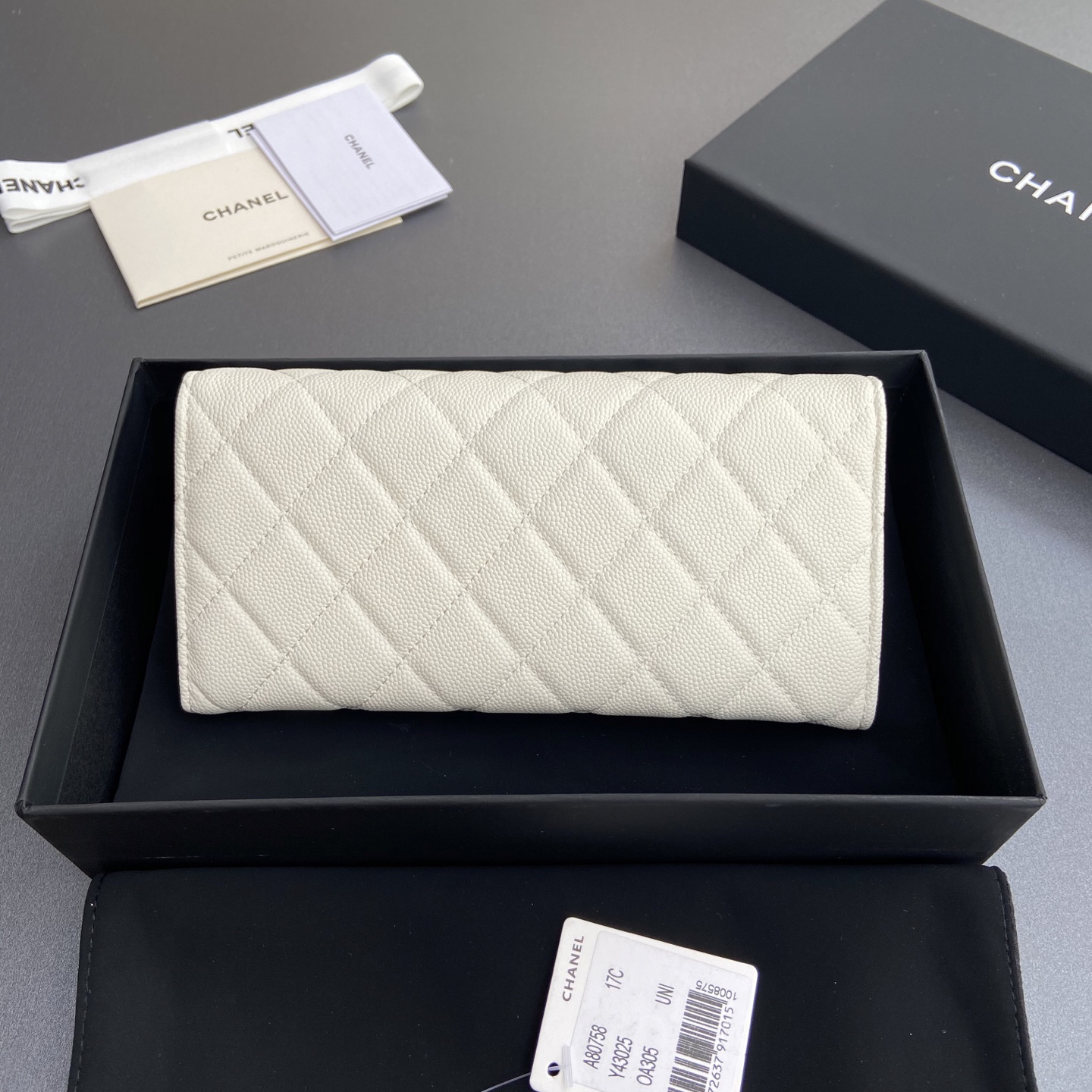 [TOP] CHANEL Long Folding Caviar Wallet 19cm - White - GHW - 711 Luxury