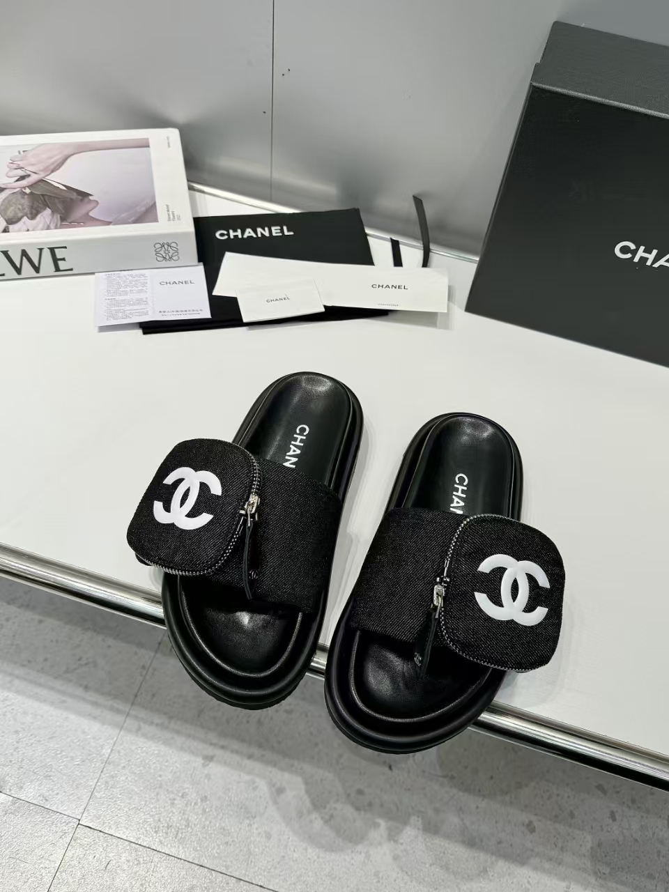 [TOP] CHANEL Pool Pillow Comfort Slippers - Black - 711 Luxury