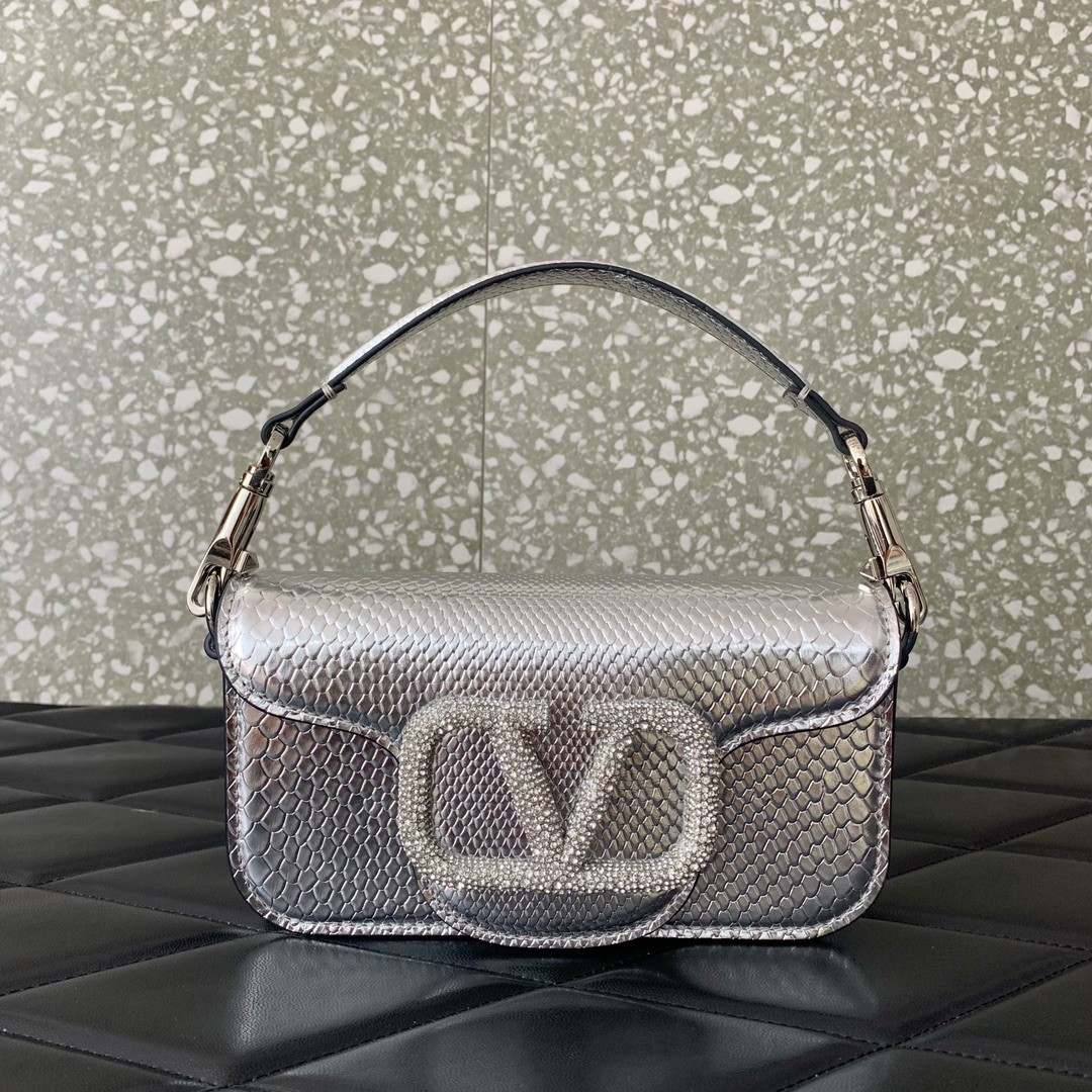 [TOP] VALENTINO Garavani Loco Bag 20x11x5cm - Sliver