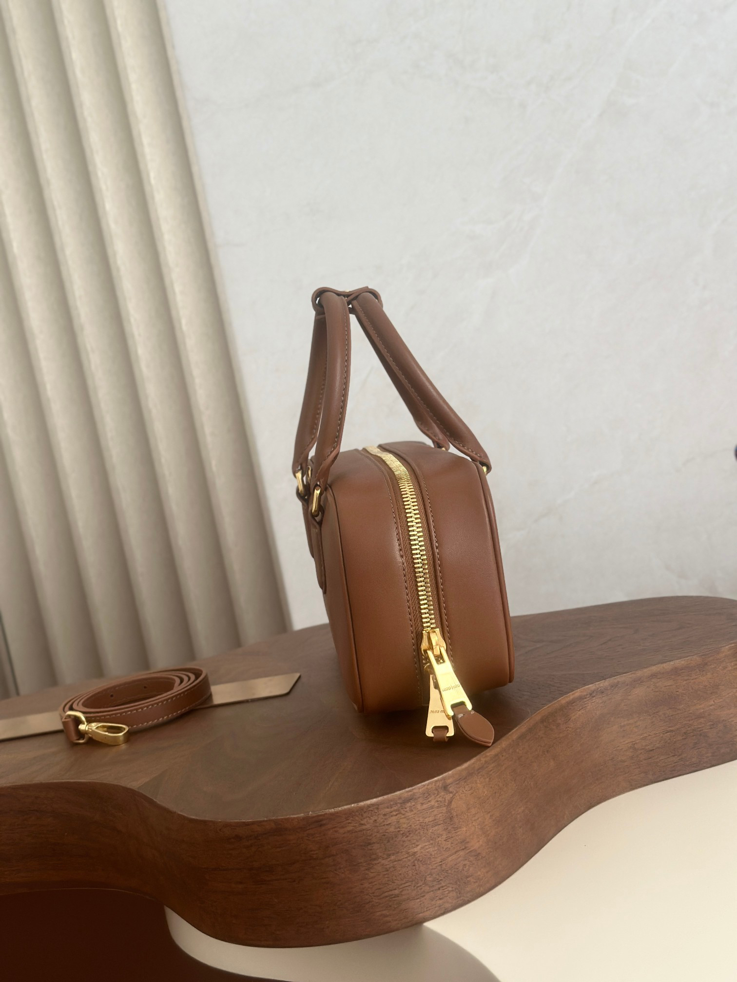 [TOP] Miu Miu Bowling Bag Calfskin 27x12x9cm - Brown - 711 Luxury