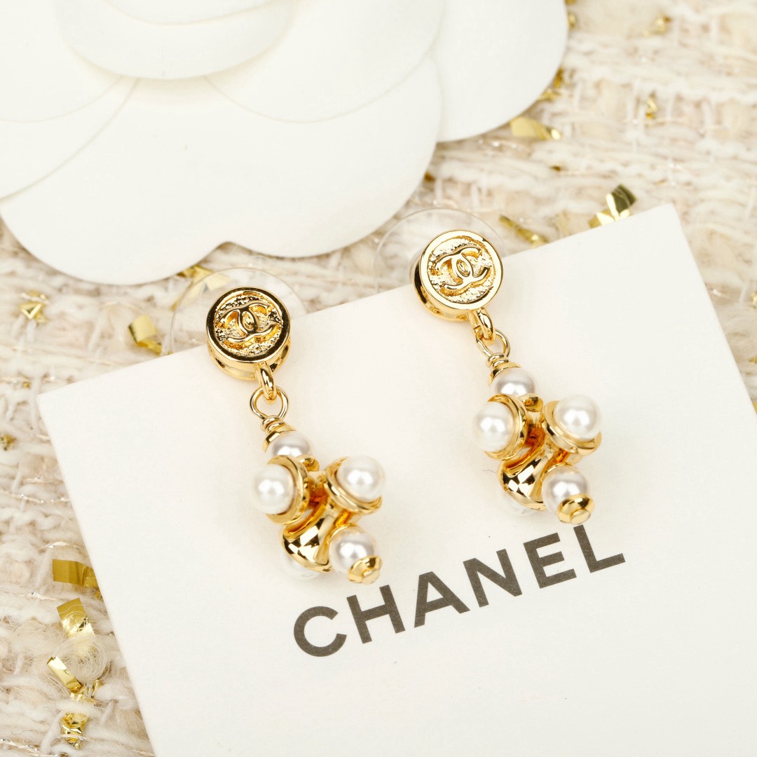[TOP] CHANEL Earrings - Gold