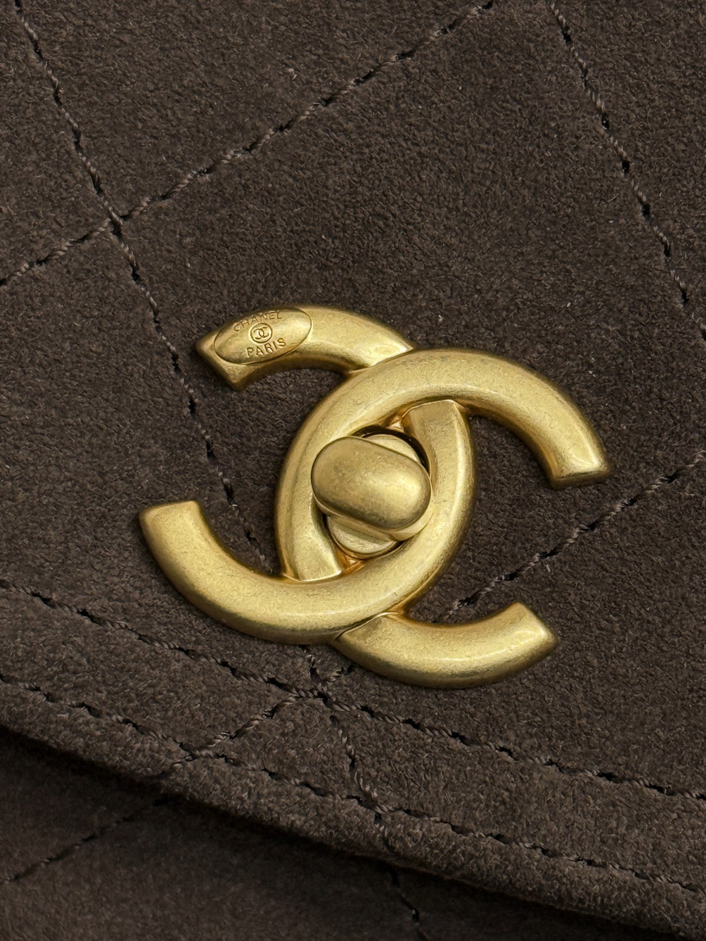 [TOP] CHANEL Messenger Bag 21.5x30x6cm - Chocolate & GHW - 711 Luxury