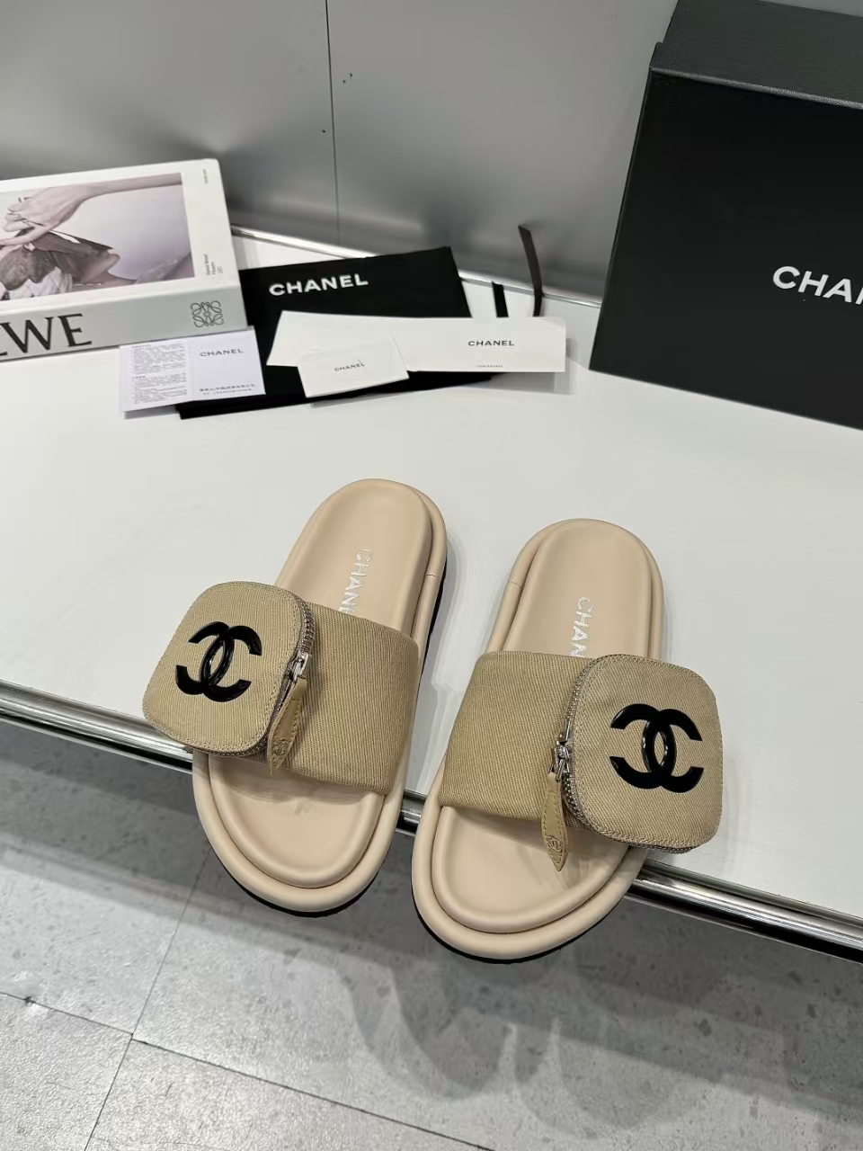 [TOP] CHANEL Pool Pillow Comfort Slippers - Khaki - 711 Luxury