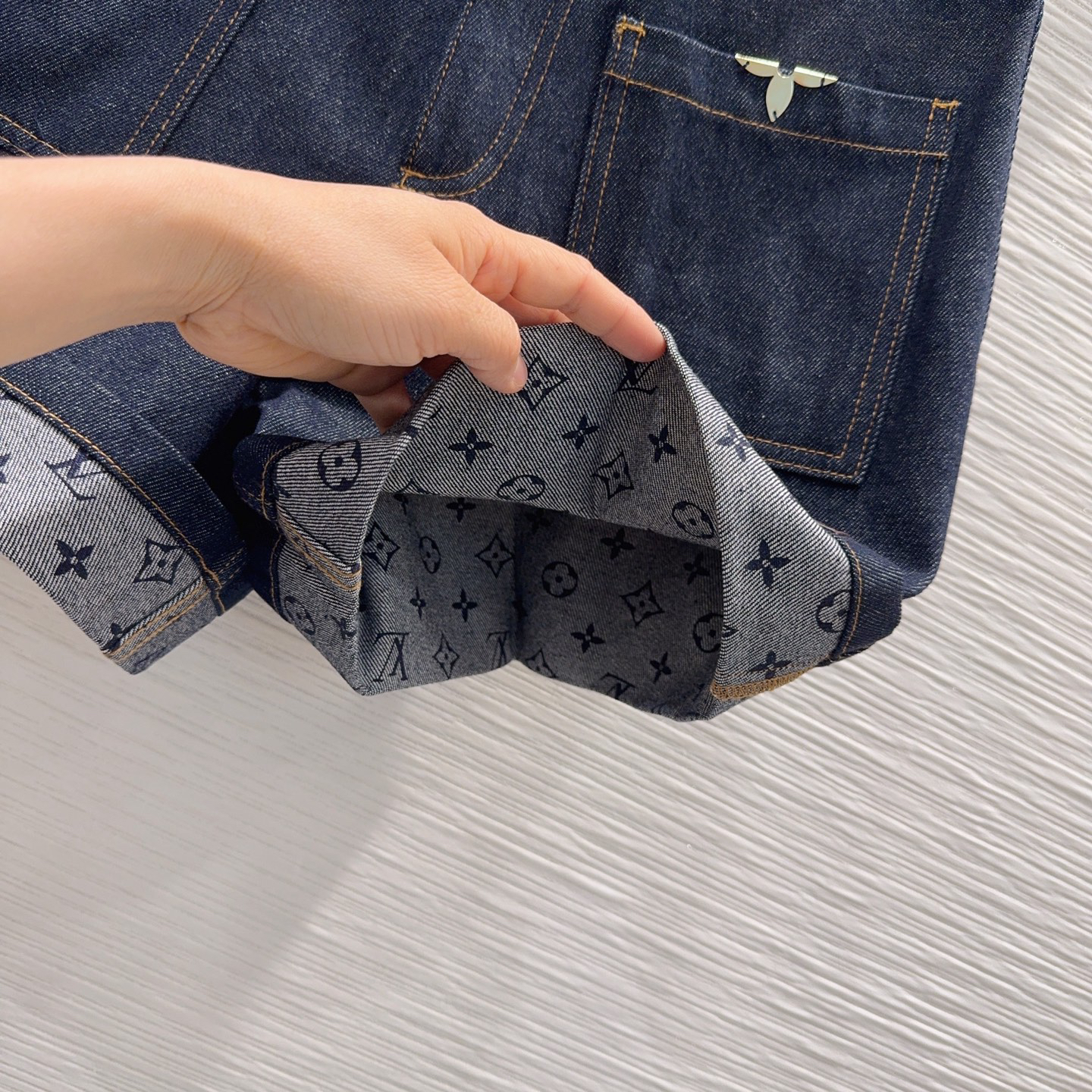 [TOP] Louis Vuitton LV Denim Shorts - Navy Blue