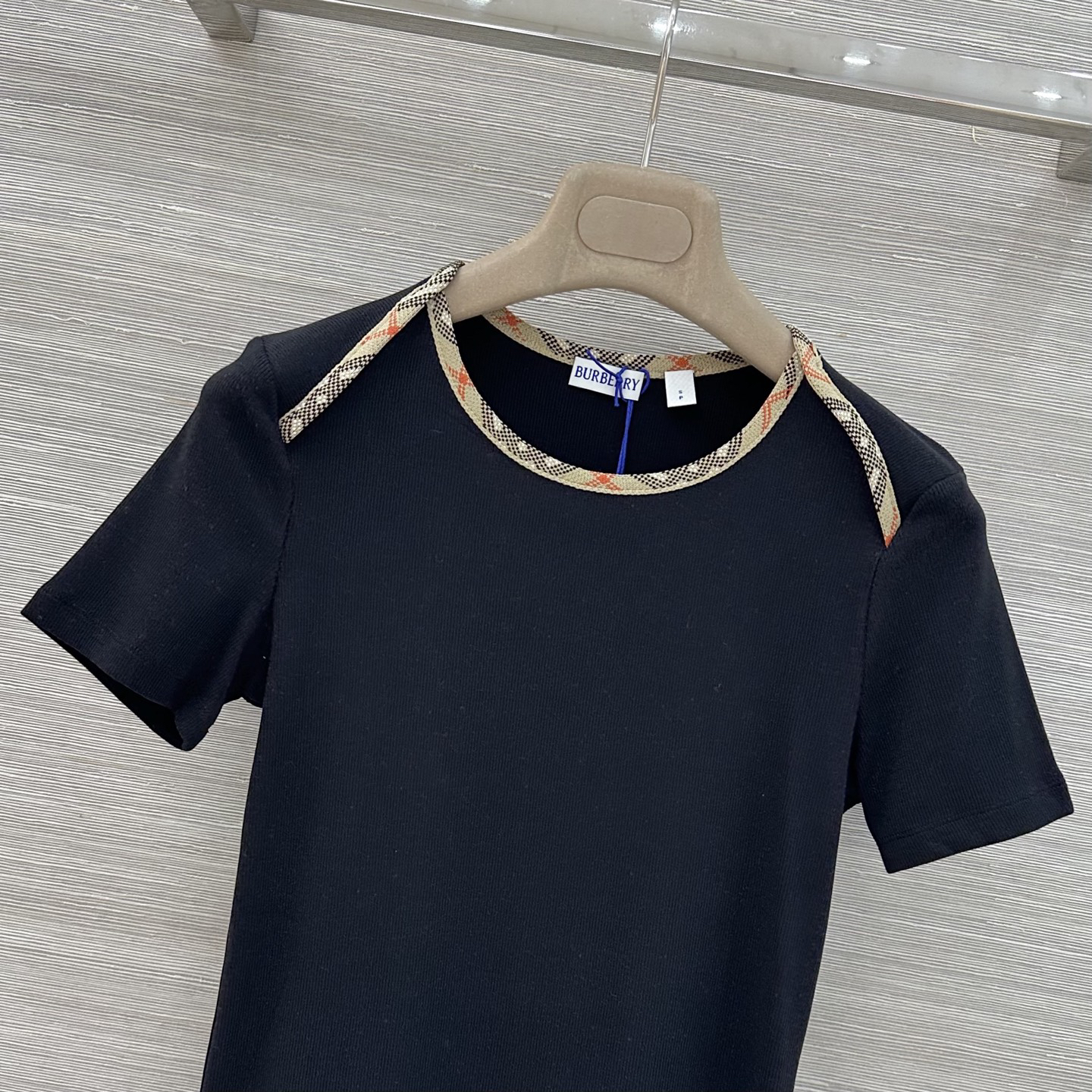 [TOP] BURBERRY T-shirt - Black - 711 Luxury