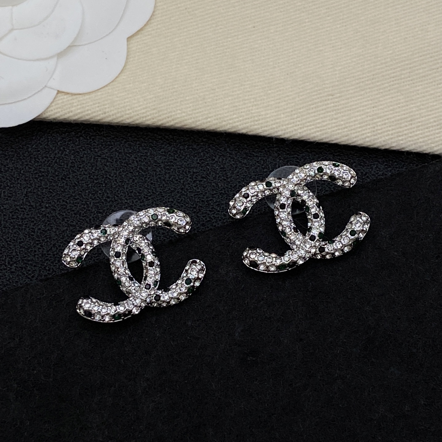 [TOP] CHANEL Earrings - 2 Color - 711 Luxury