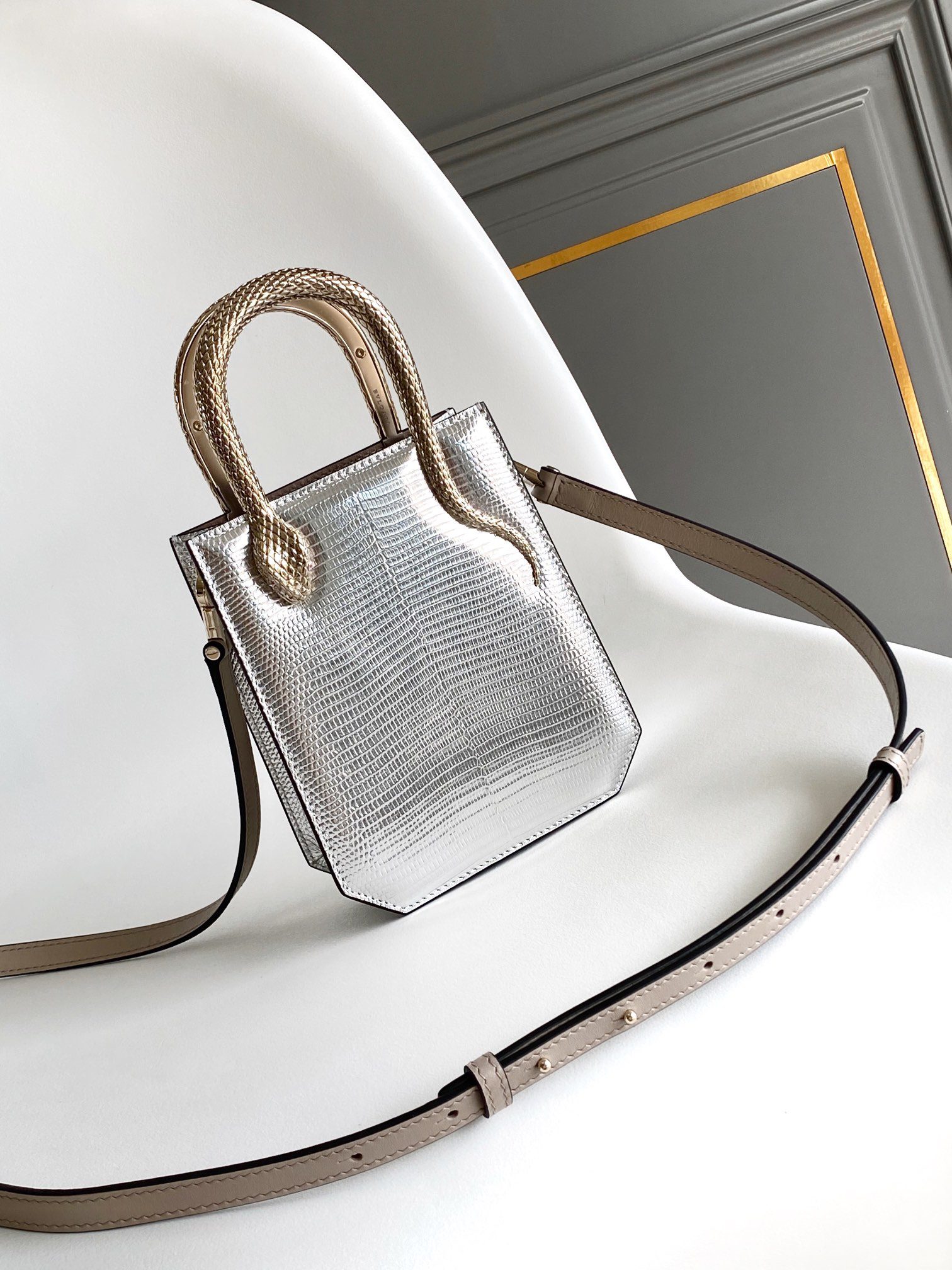 [TOP] BVLGARI Serpenti Mini Tote Bag Calfskin 13x17.5x5.5cm - Silver - 711 Luxury