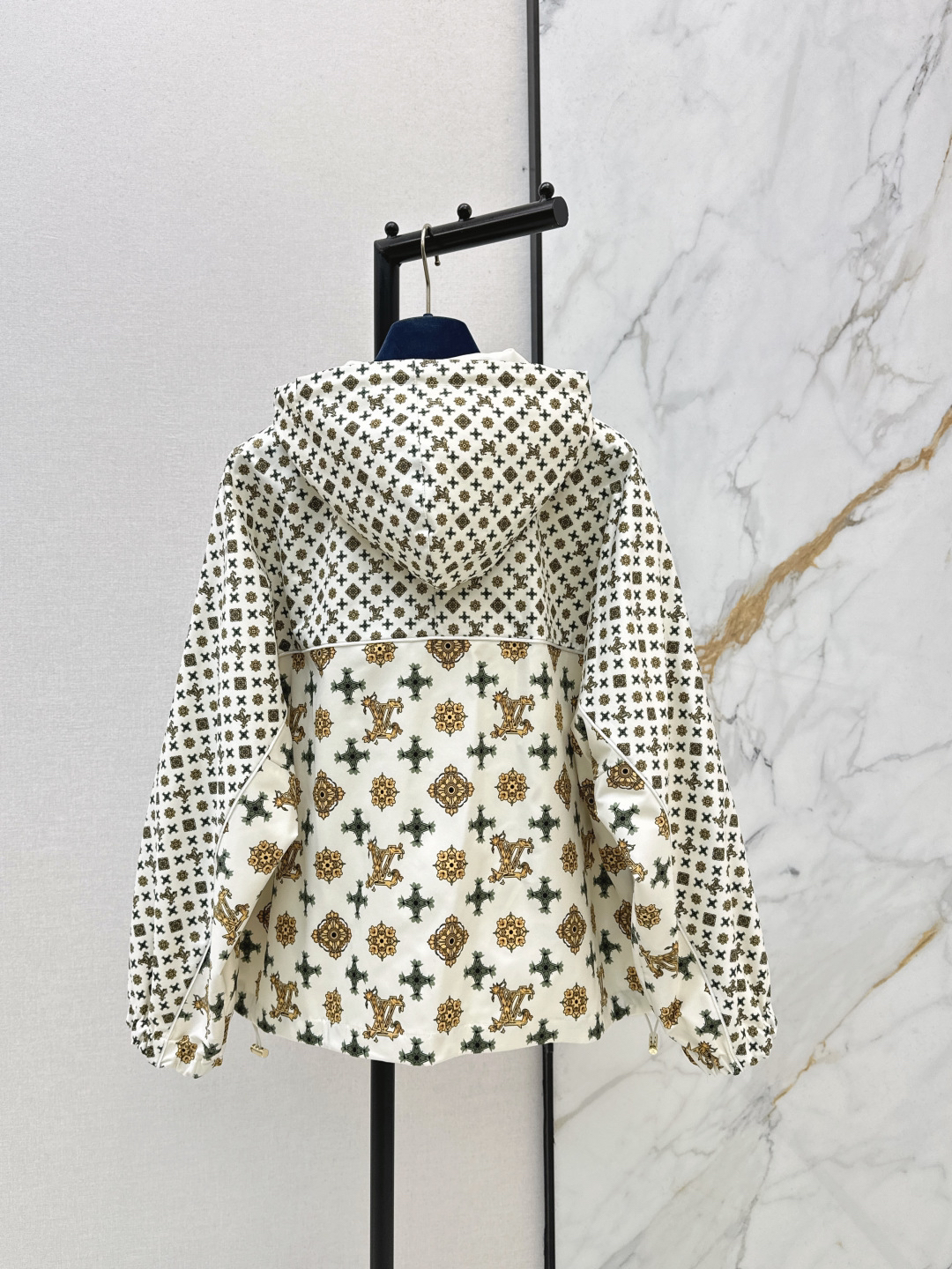 [TOP] Louis Vuitton LV Hooded Zip-Up Monogram Trench Coat - White