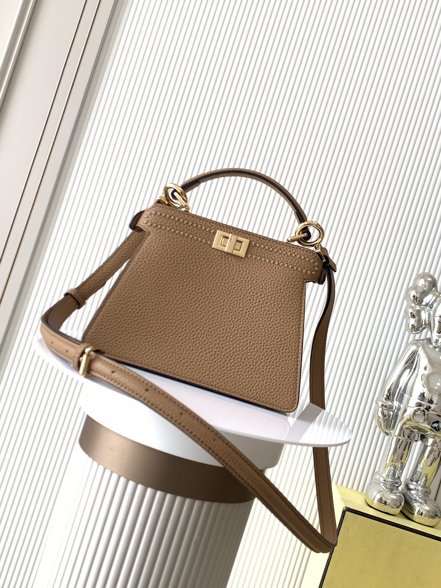 [TOP] FENDI Peekaboo ISeeU Bag Calfskin 20-11-15cm - Brown & GHW - 711 Luxury