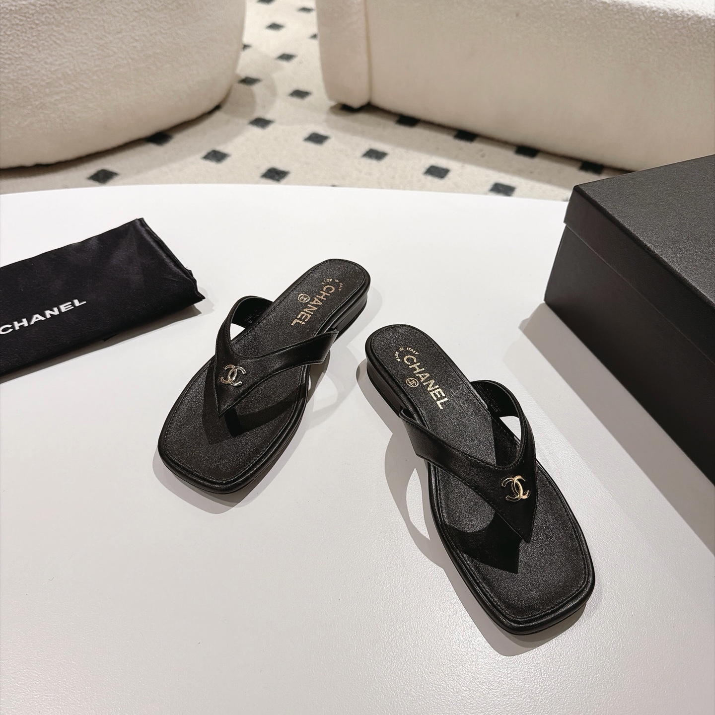 [TOP] CHANEL Lambskin Slippers - Black - 711 Luxury