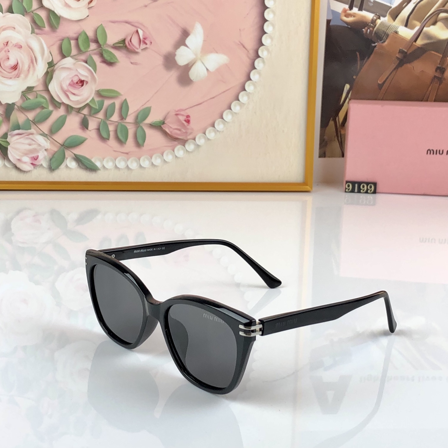 [TOP] Miu Miu Sunglasses -Black - 711 Luxury
