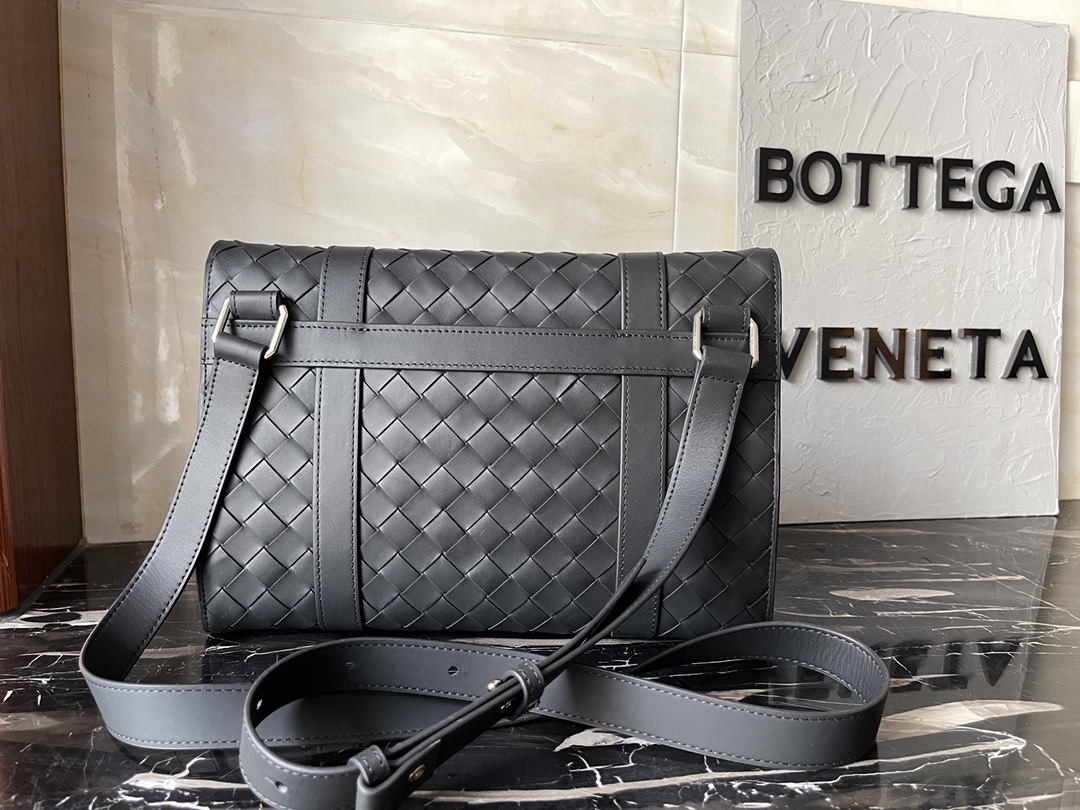 [TOP] Bottega Veneta BV Men's Cowhide Crossbody Bag 30x20x6cm - Black - 711 Luxury