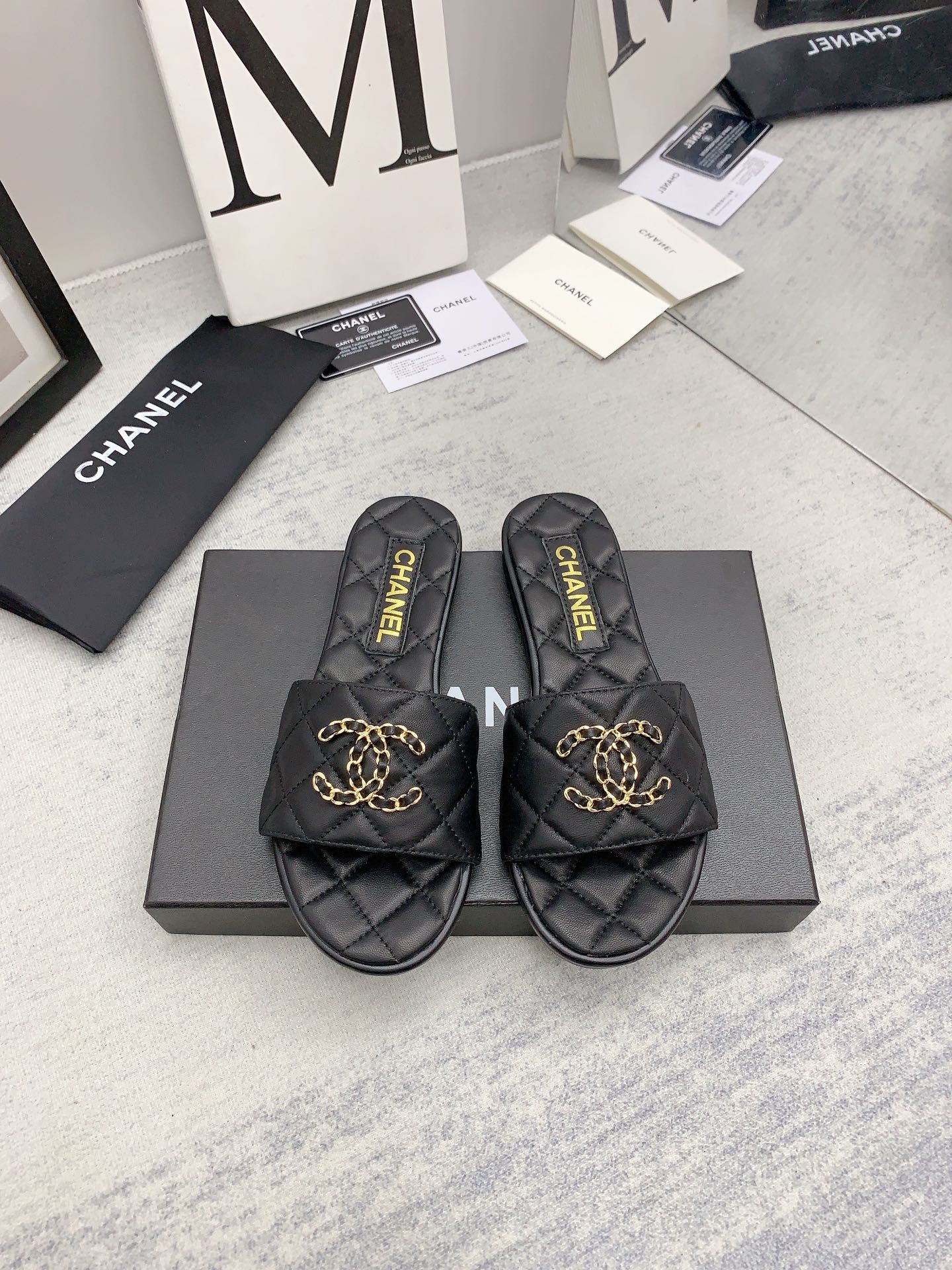[TOP] CHANEL Slippers - Black - 711 Luxury