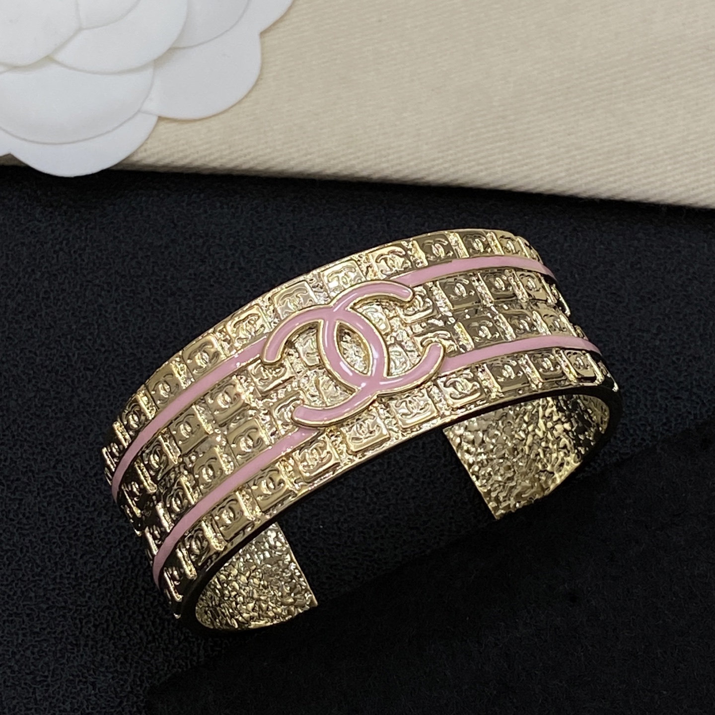 [TOP] CHANEL Bracelet - Gold - 711 Luxury