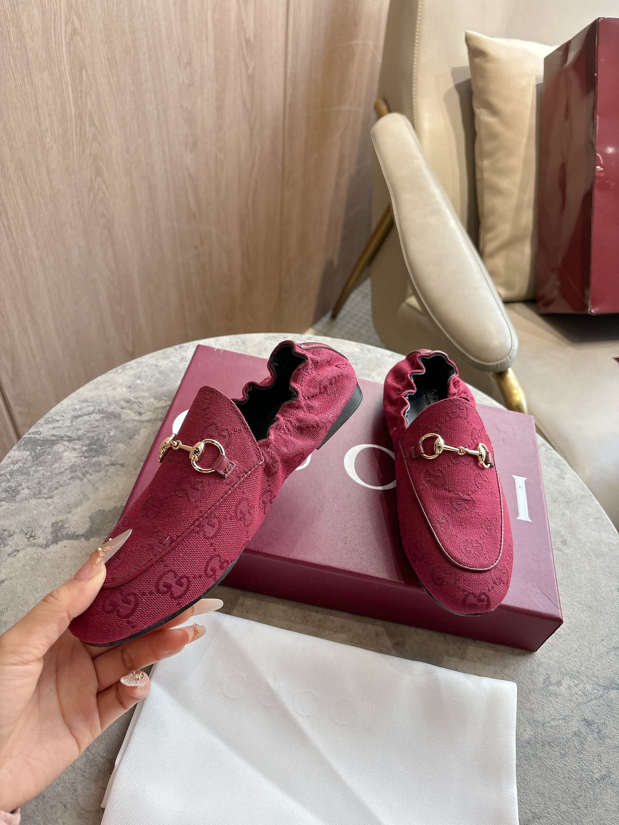 [TOP] GUCCI Loafers - Red - 711 Luxury