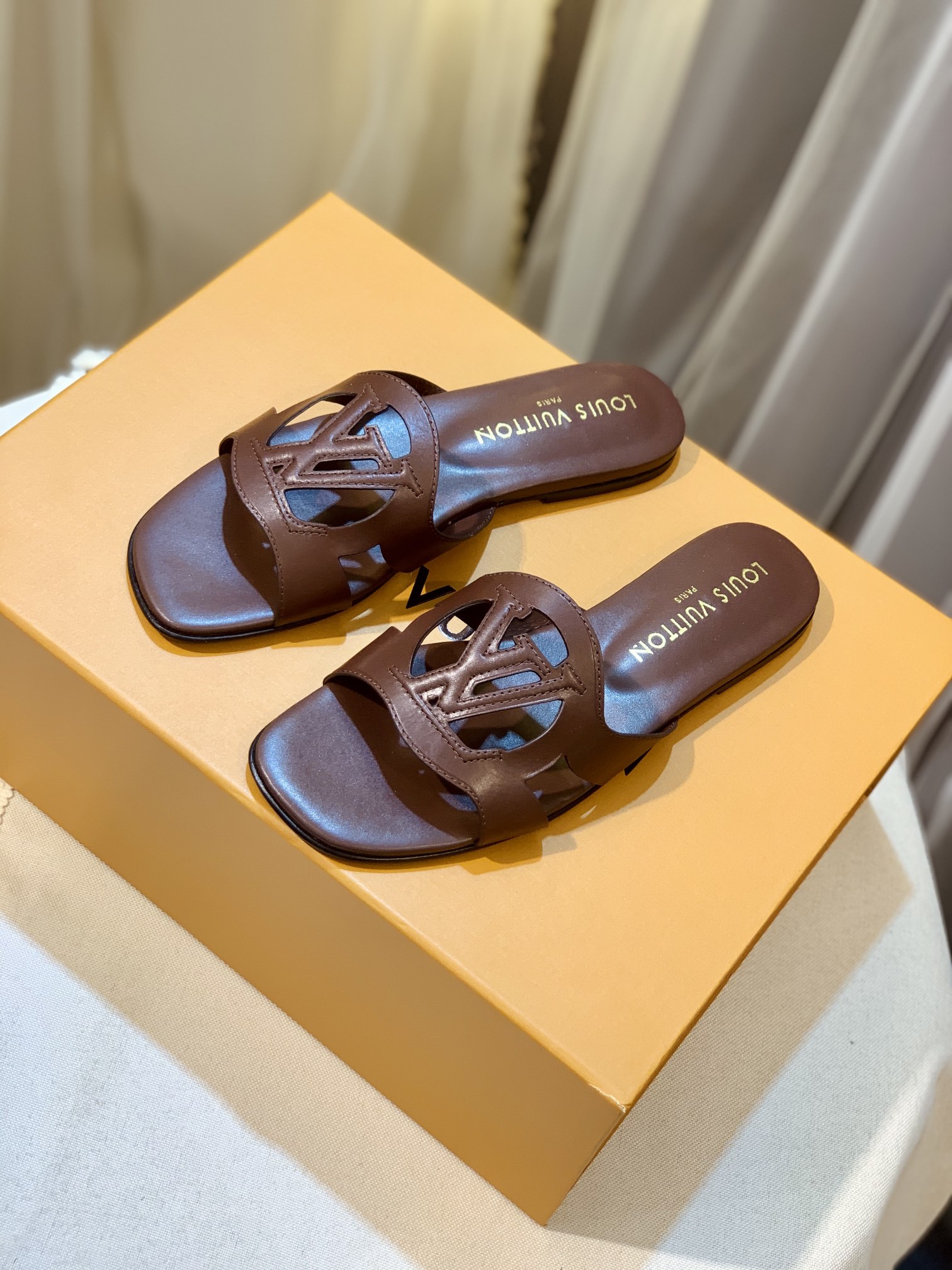 [TOP] Louis Vuitton LV Slippers - Brown - 711 Luxury