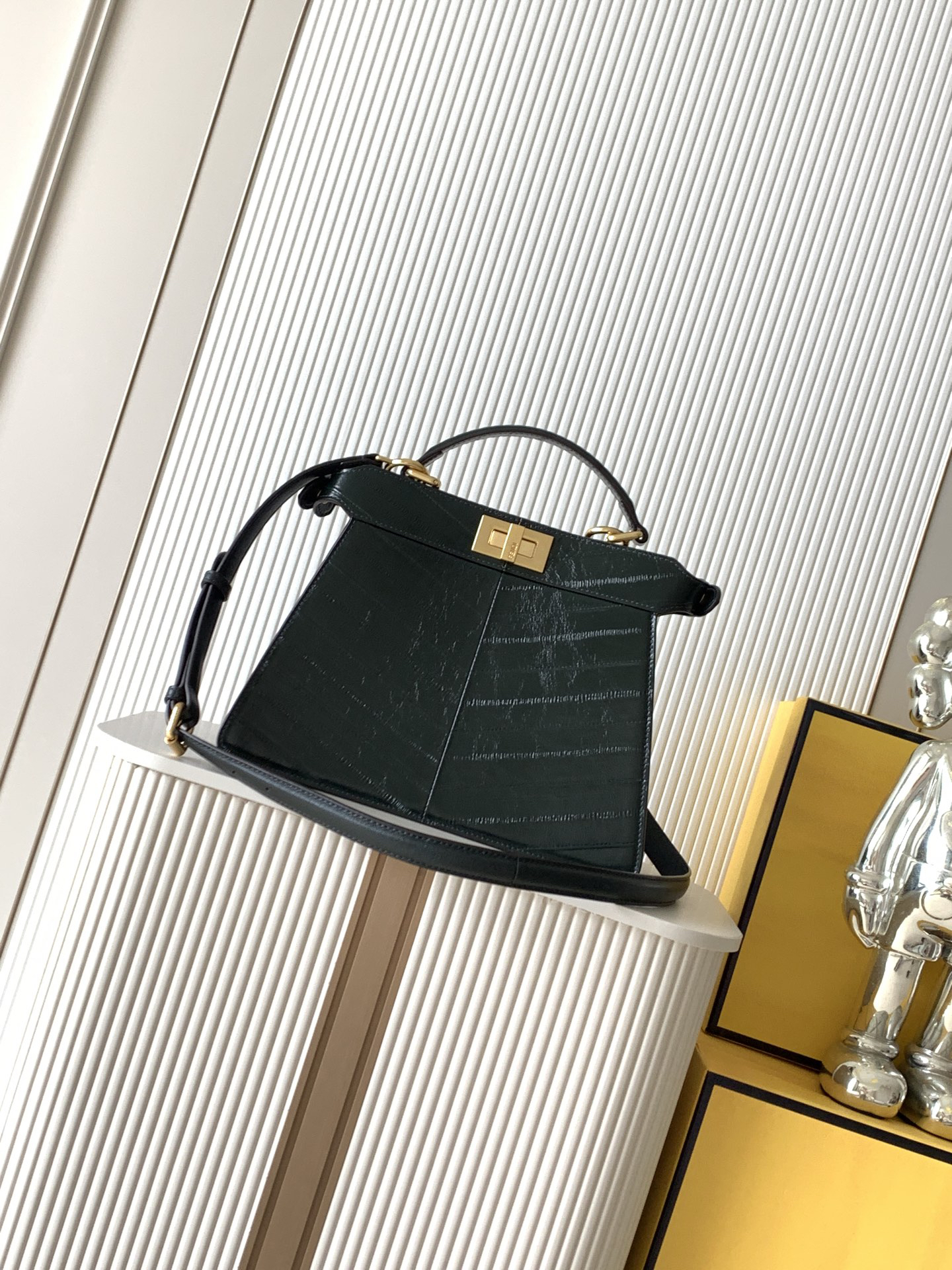 [TOP] FENDI Peekaboo ISeeU Bag 27x11x20cm - Dark Green - 711 Luxury