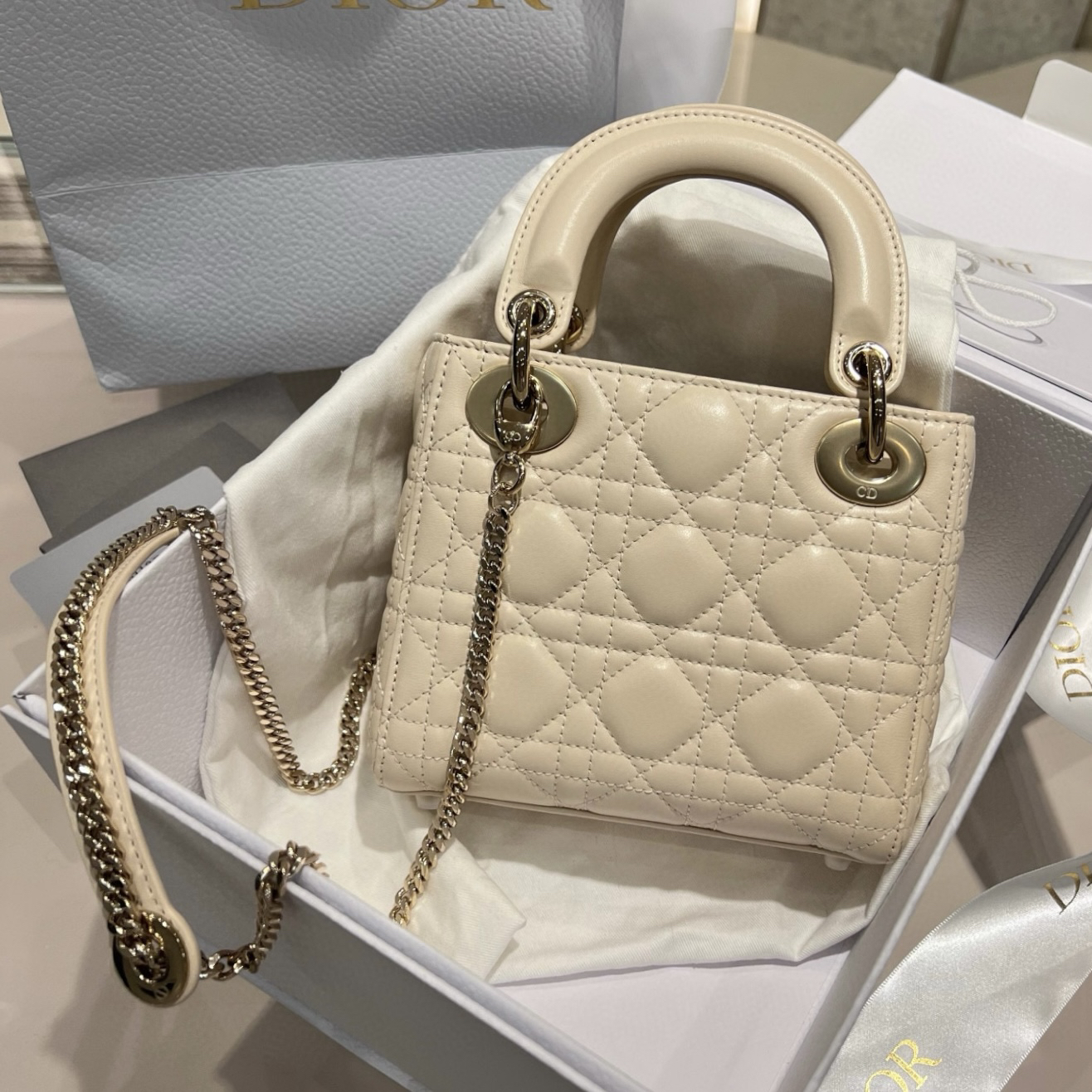 [TOP] Christian Dior Lady Dior Bag Lambskin 17x15x7cm - Beige