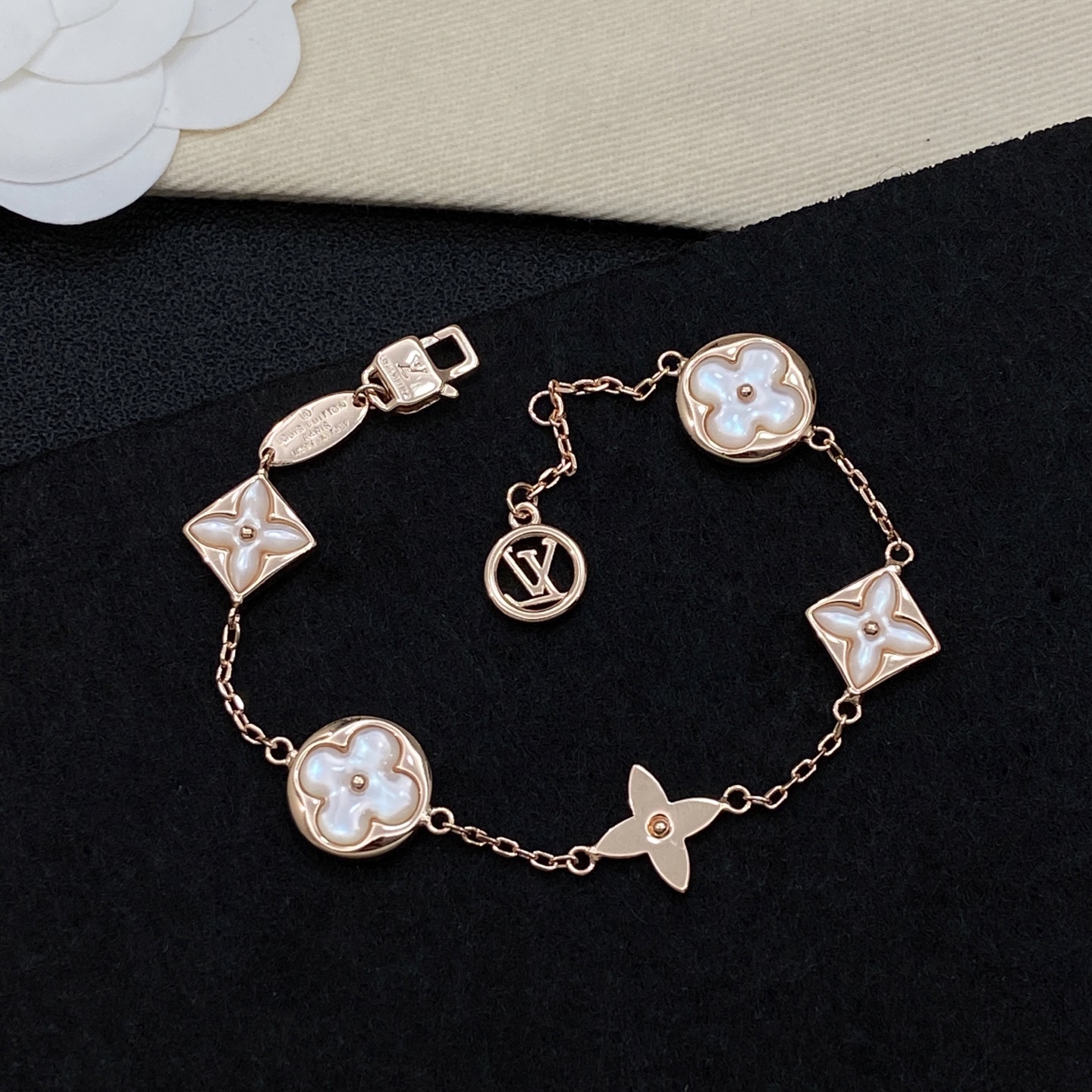 [TOP] Louis Vuitton LV Bracelet - Rose Gold - 711 Luxury