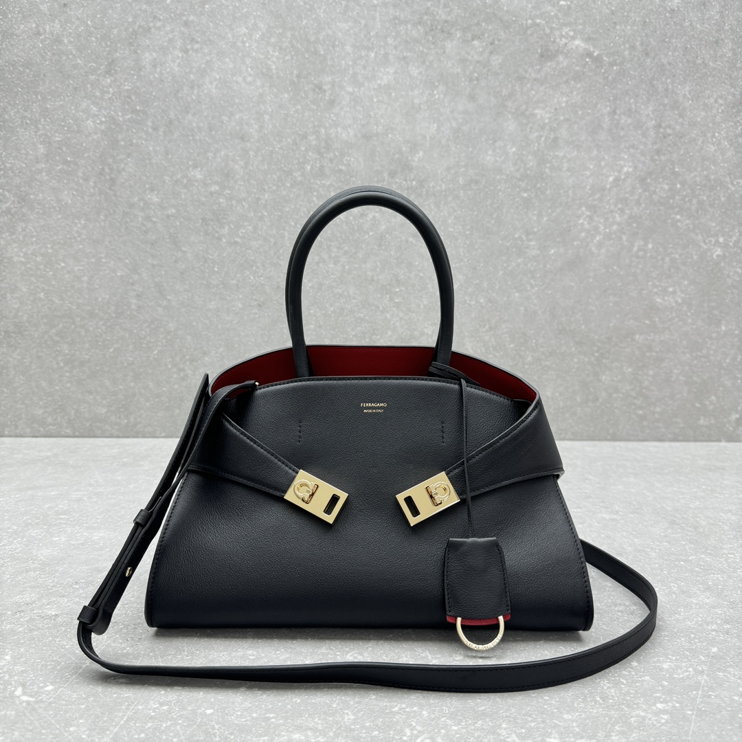 [TOP] Ferragamo Hug Bag Calfskin 32x22x14cm - Black - 711 Luxury