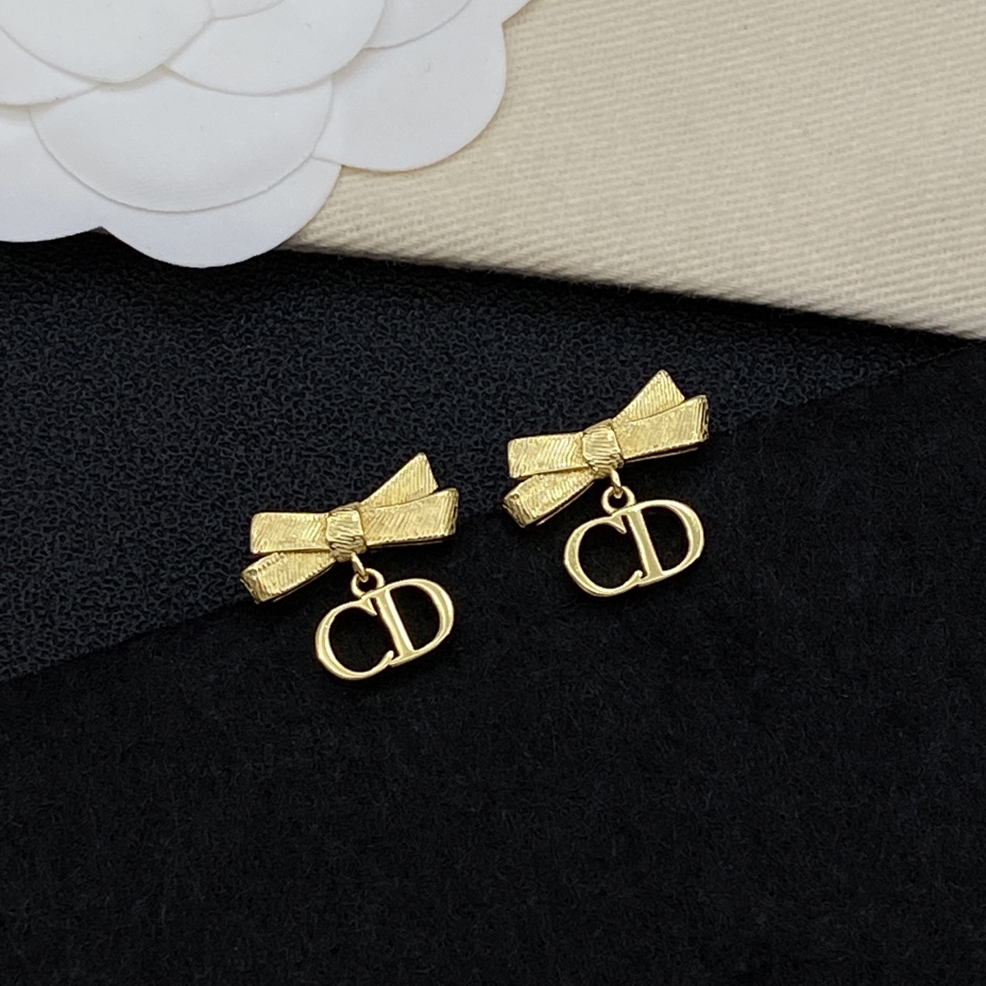 [TOP] Christian Dior Earrings - Gold - 711 Luxury