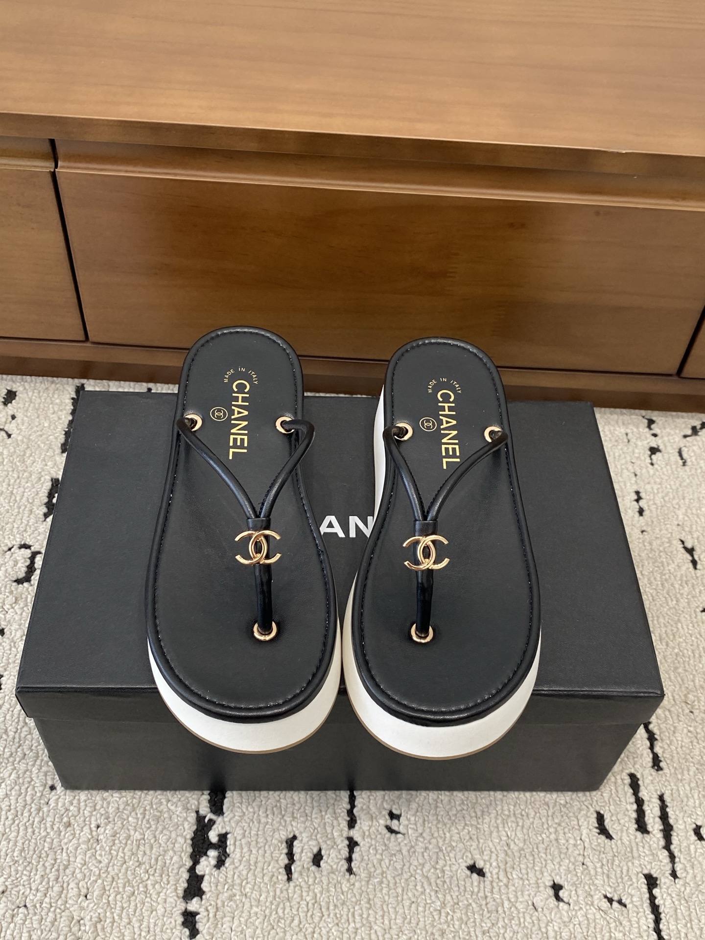 [TOP] CHANEL Slippers - Black - 711 Luxury
