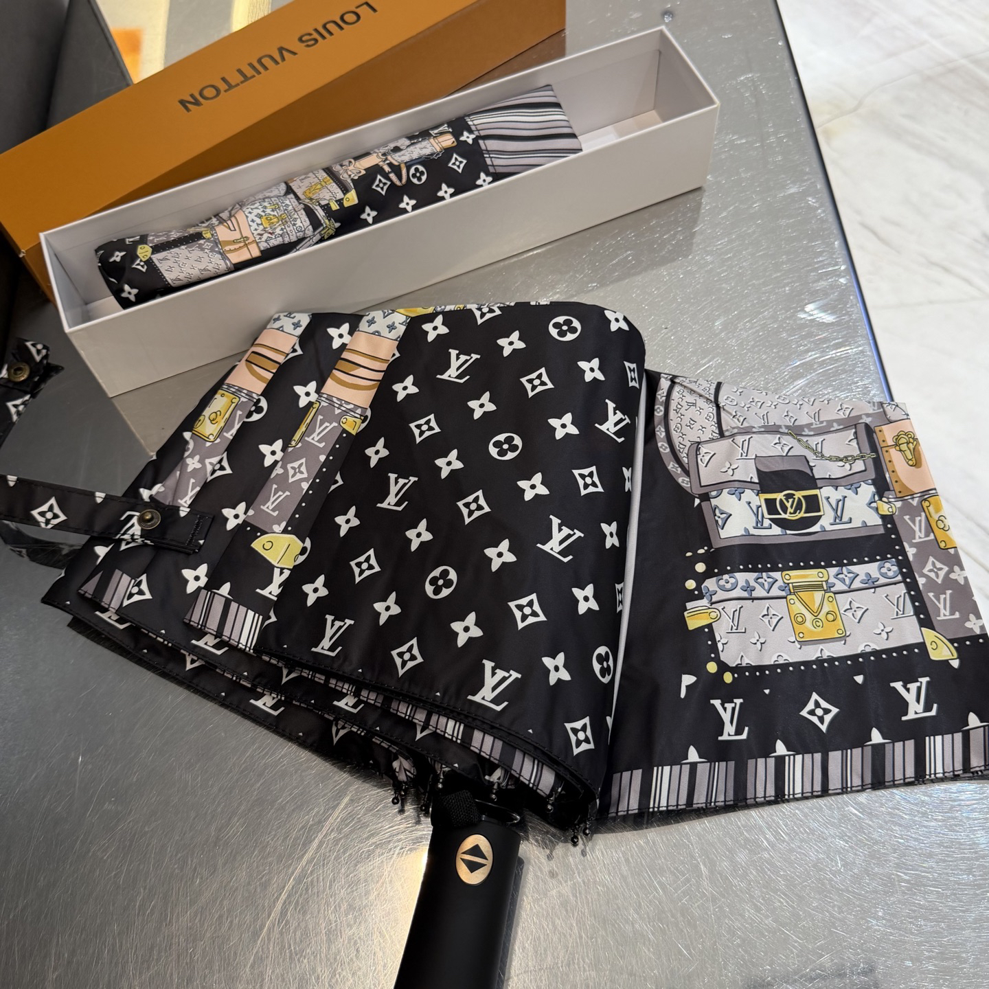 [TOP] Louis Vuitton LV Umbrella - Black - 711 Luxury