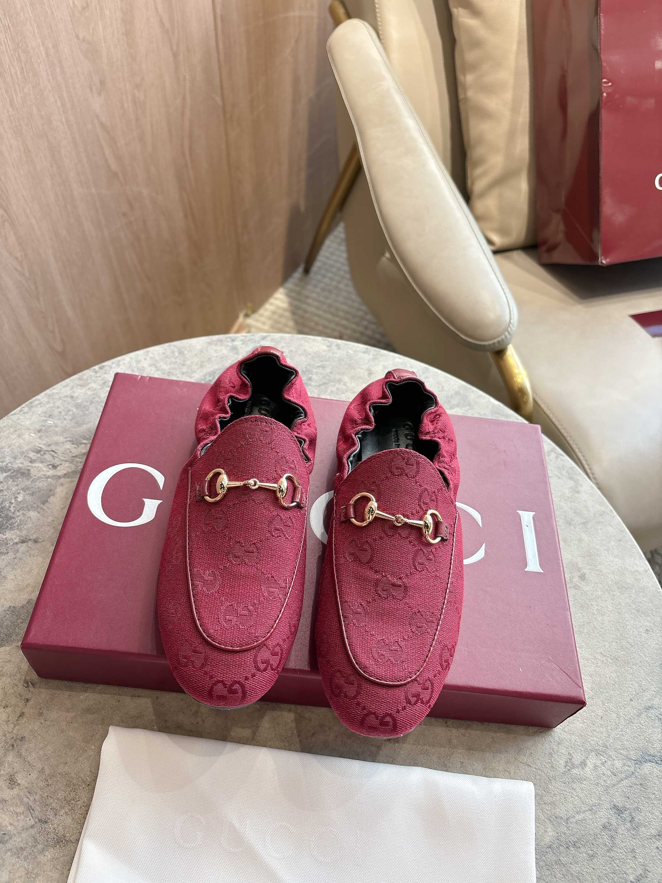 [TOP] GUCCI Loafers - Red - 711 Luxury