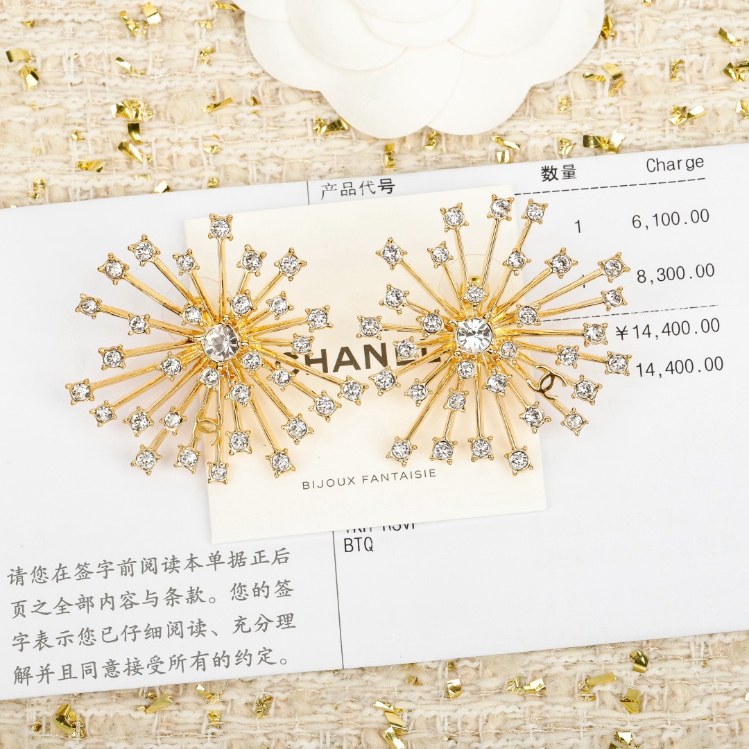 [TOP] CHANEL Earrings - Gold