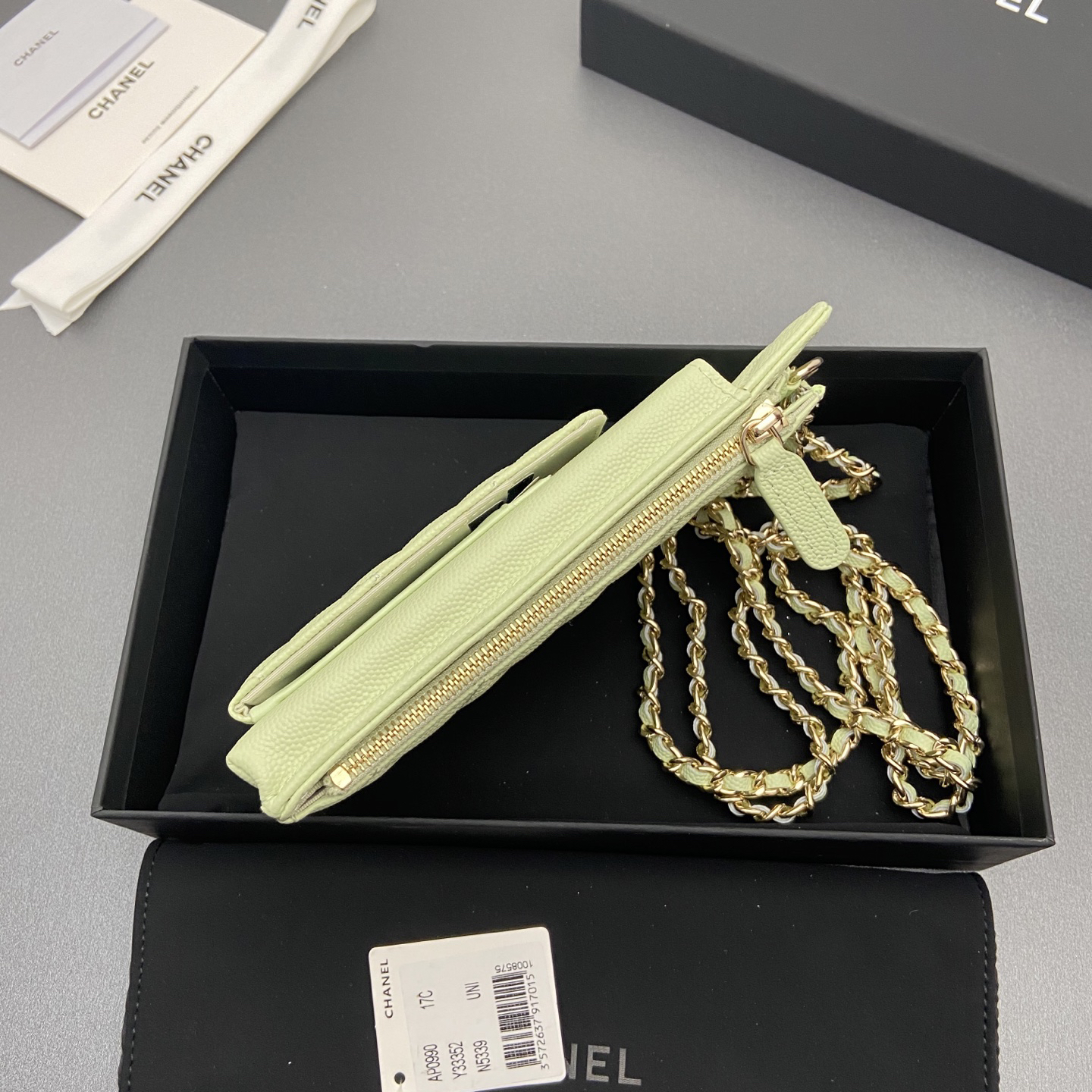 [TOP] CHANEL Phone Bag 18.5-9-3cm - Light Green