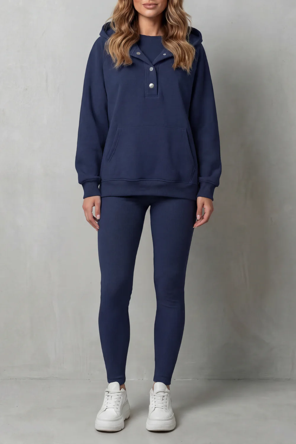 Thalina – Button detail hoodie – Cozy Relaxed Set