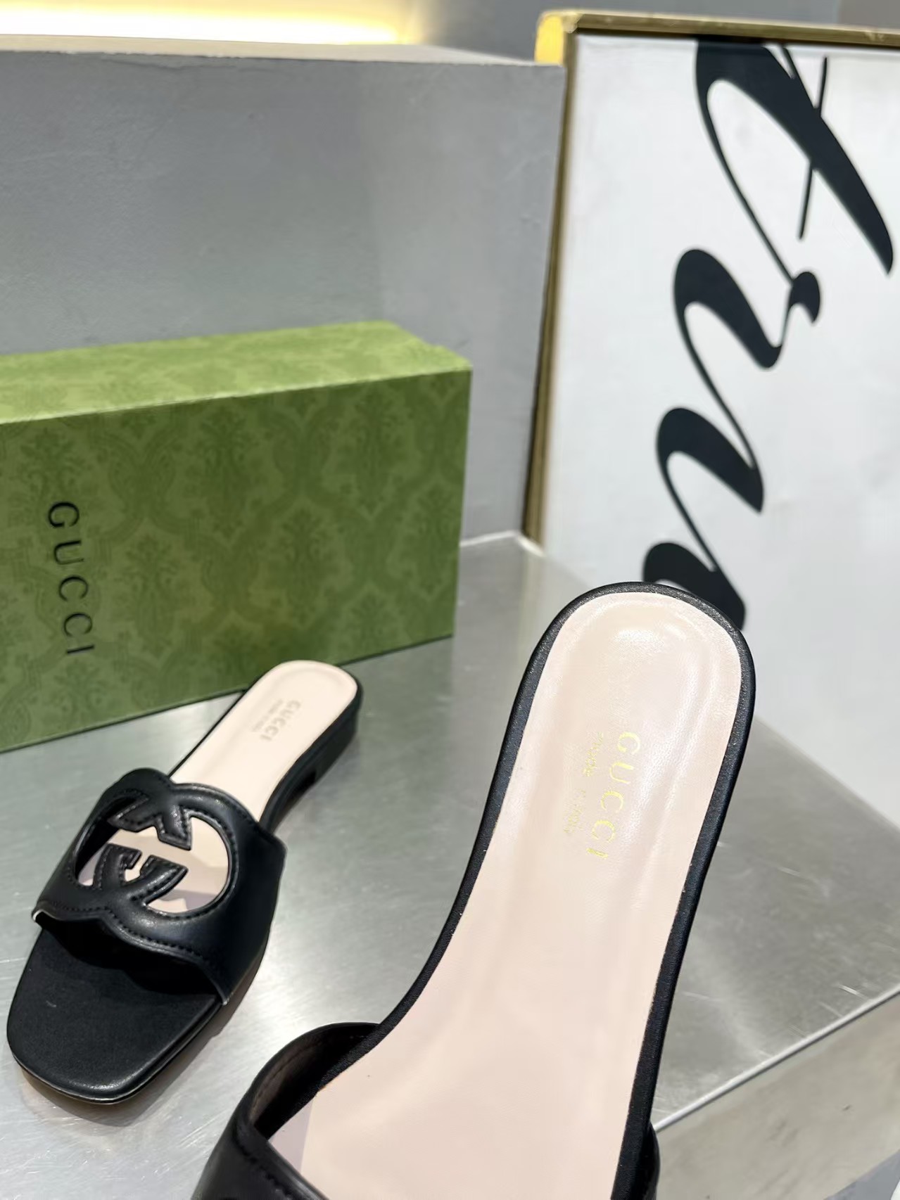 [TOP] GUCCI Double G Slippers - Black - 711 Luxury