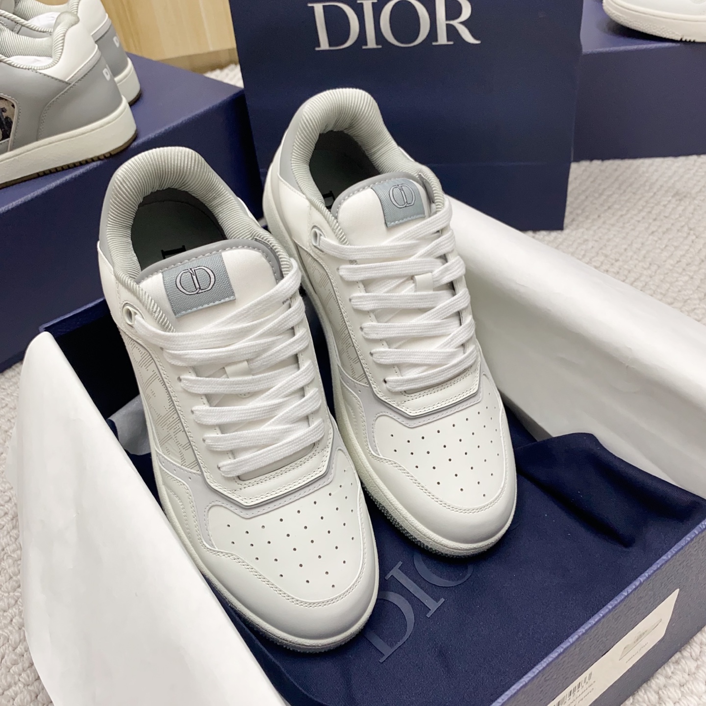 [TOP] Christian Dior  Men's Sneakers - White