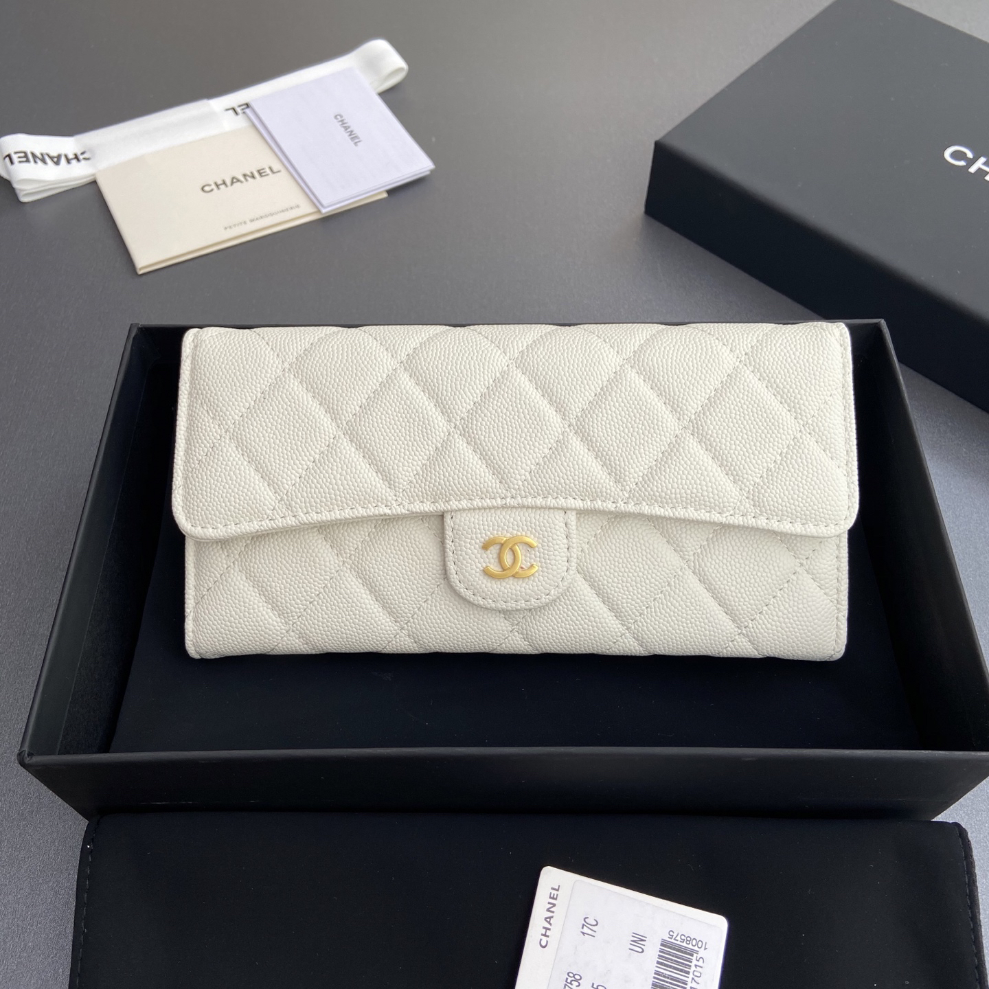 [TOP] CHANEL Long Folding Caviar Wallet 19cm - White - GHW - 711 Luxury
