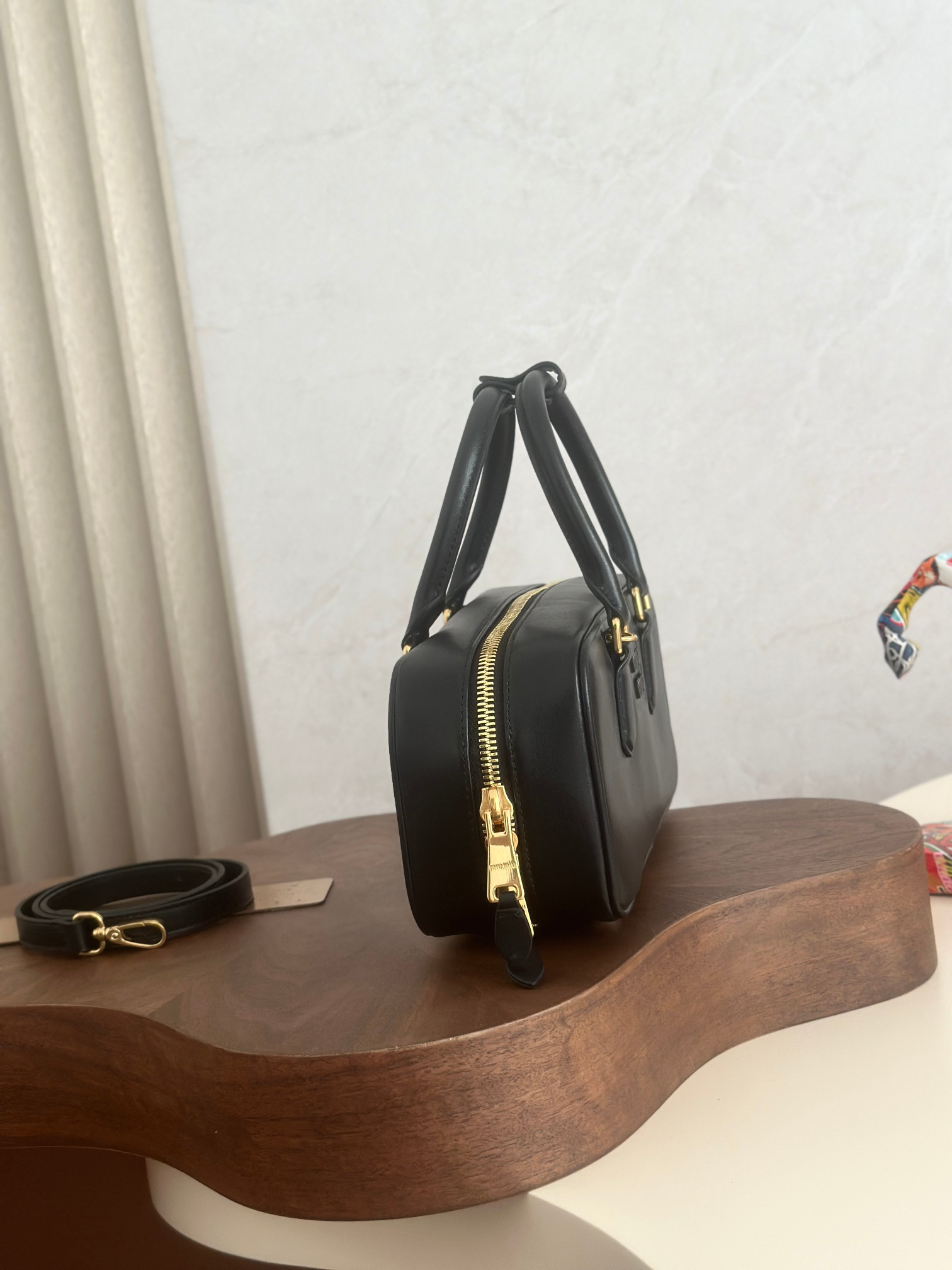 [TOP] Miu Miu Bowling Bag Calfskin 27x12x9cm - Black - 711 Luxury