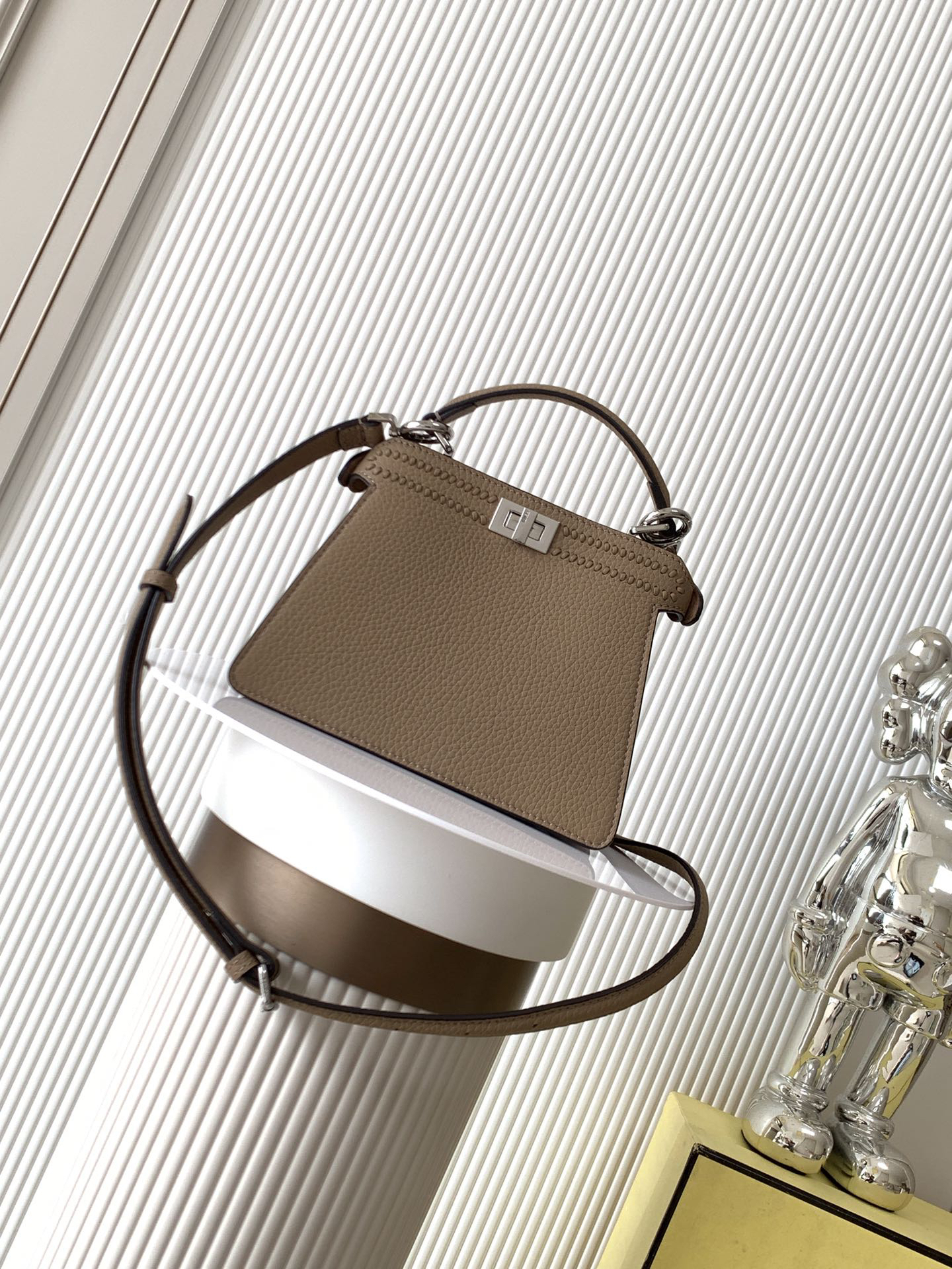 [TOP] FENDI Peekaboo ISeeU Bag Calfskin 20-11-15cm - Khaki & SHW - 711 Luxury