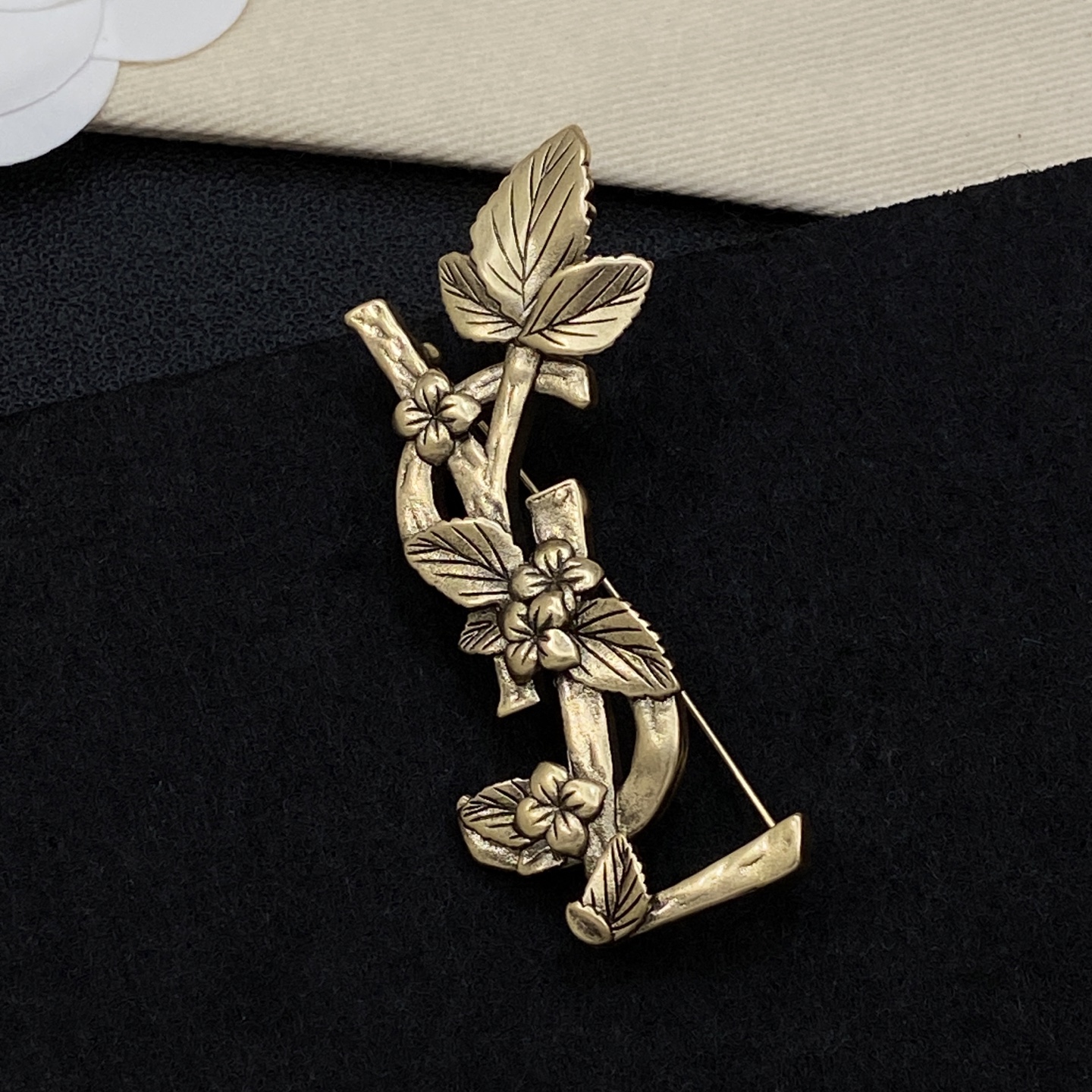[TOP] Yves Saint Laurent YSL Brooch - 2 Color - 711 Luxury