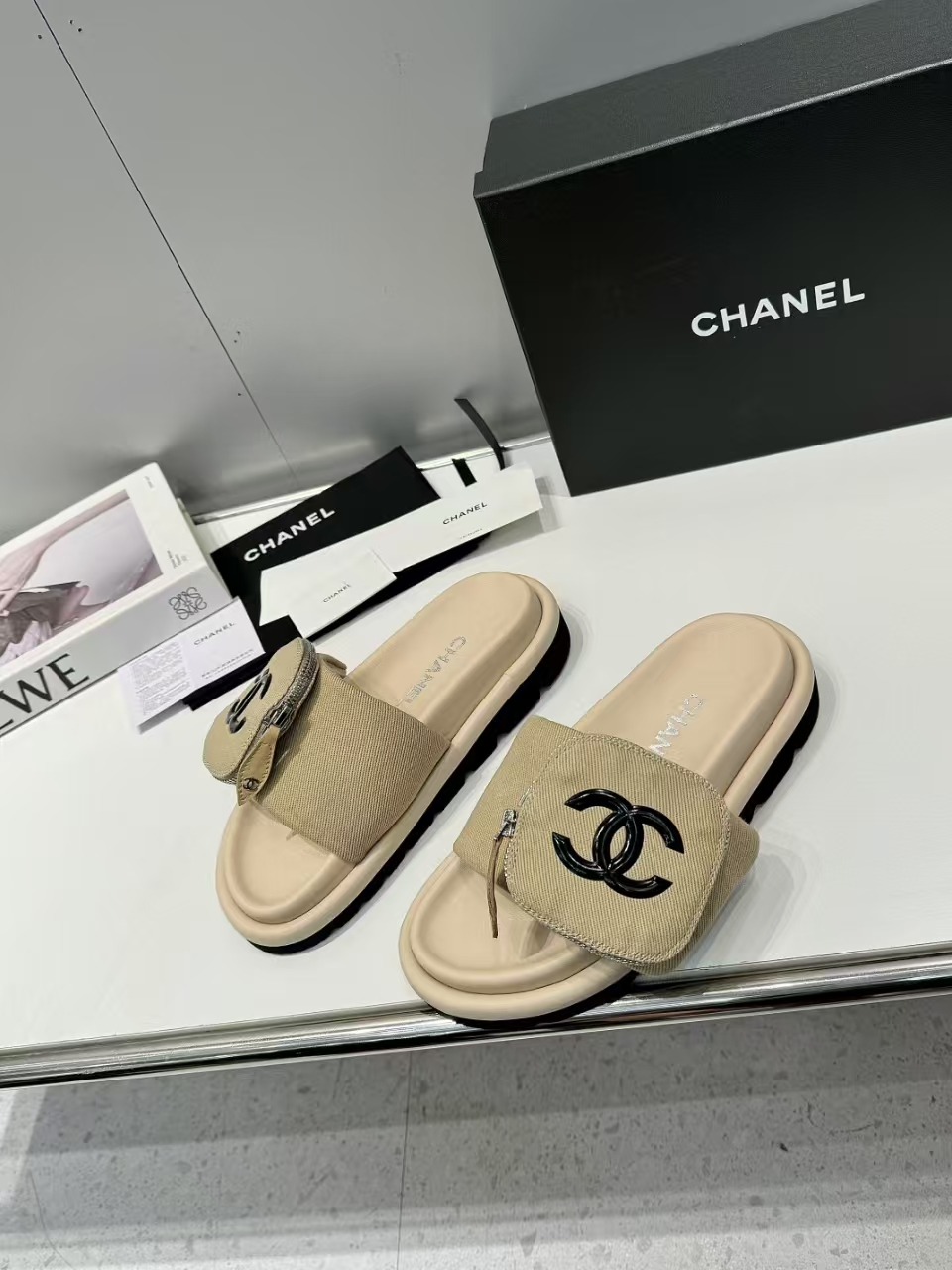 [TOP] CHANEL Pool Pillow Comfort Slippers - Khaki - 711 Luxury