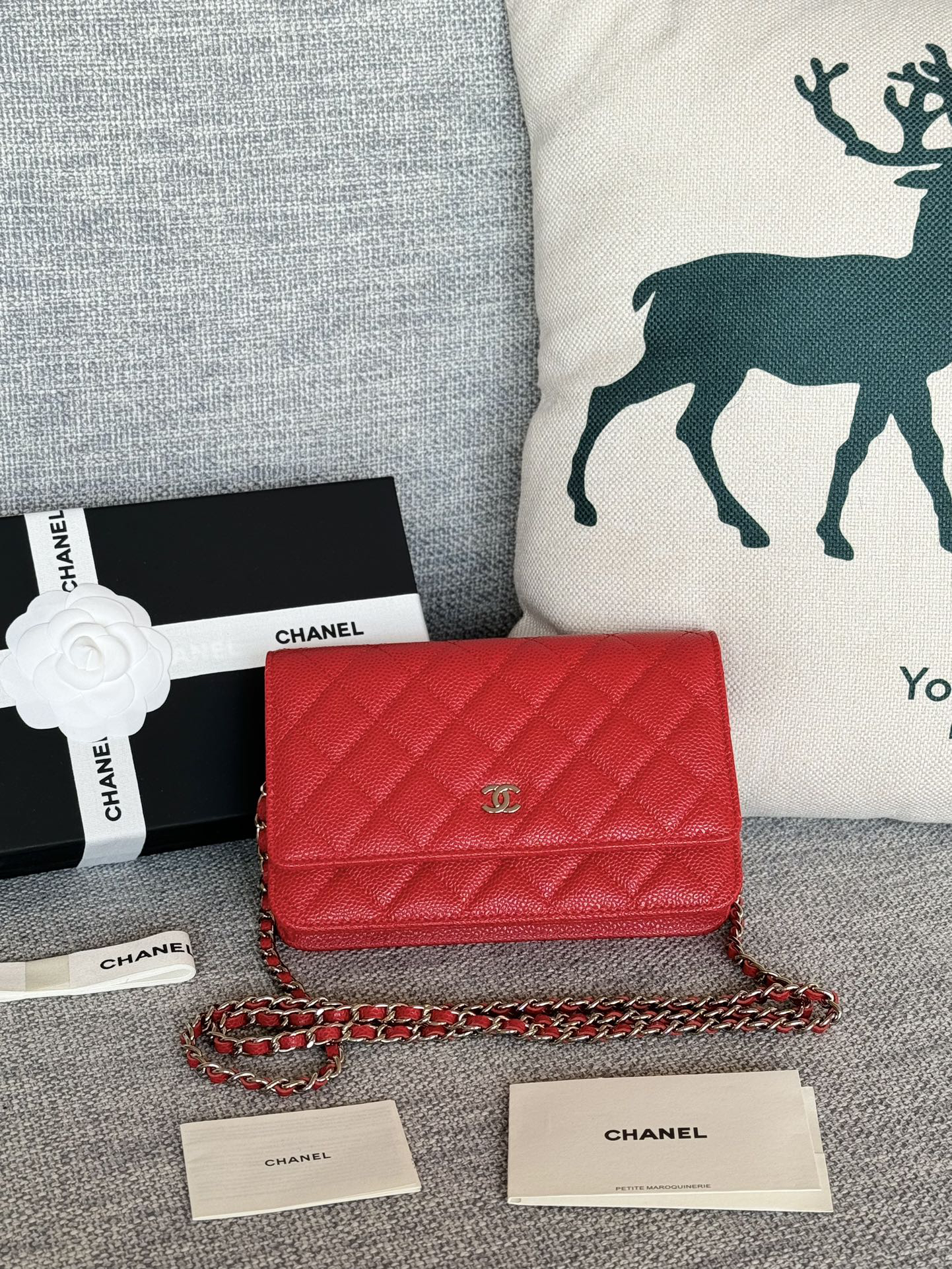 [TOP] CHANEL Woc Bag Cowhide 19x12x3cm - Red & SHW - 711 Luxury
