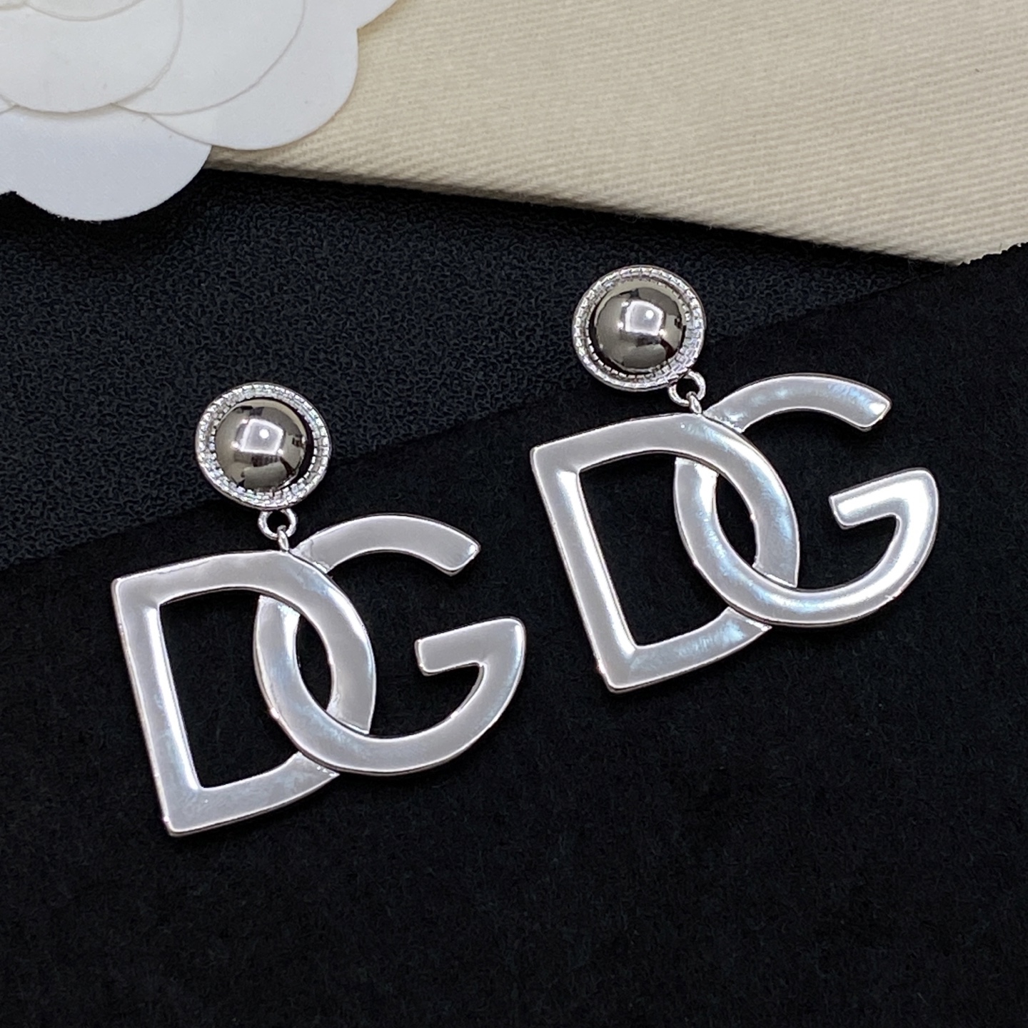 [TOP] Dolce & Gabbana D&G Earrings - Sliver - 711 Luxury
