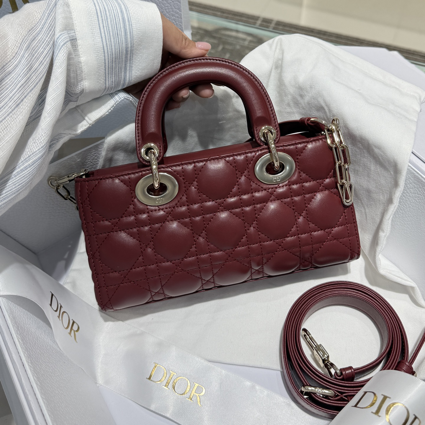 [TOP] Christian Dior Lady D-Joy Bag Lambskin 22x12x6cm - Red - 711 Luxury
