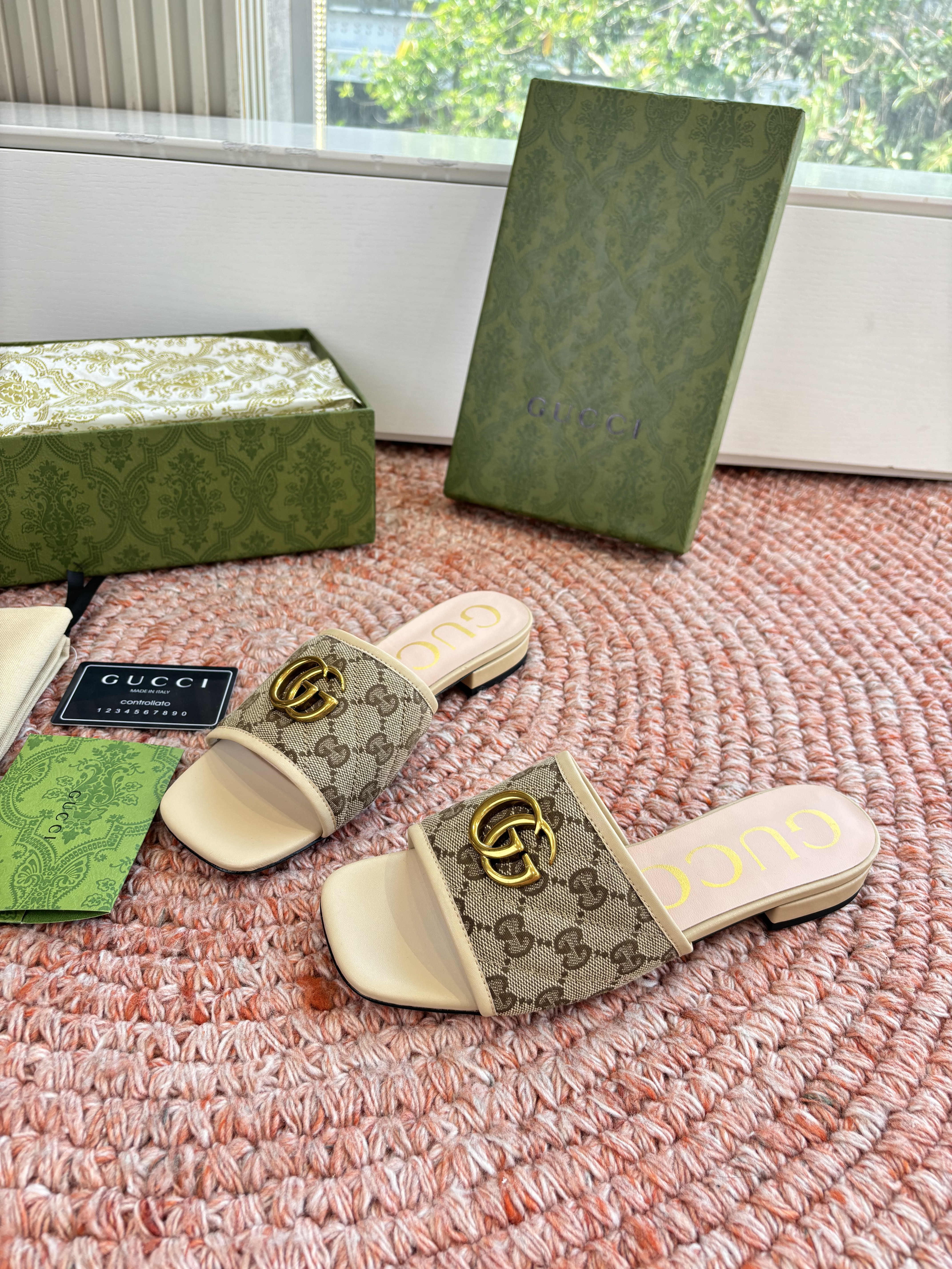 Gucci Shoes Gucci Platform Slippers Mules View 2 | Nigo Office