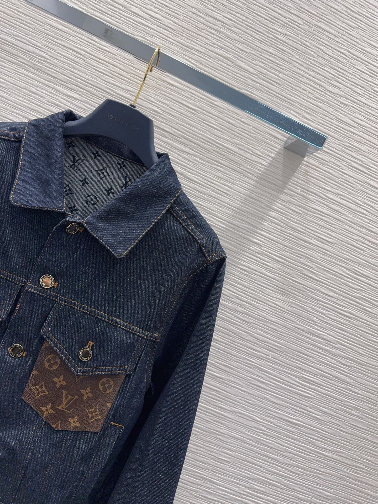 [TOP] Louis Vuitton LV Denim Jacket - Blue